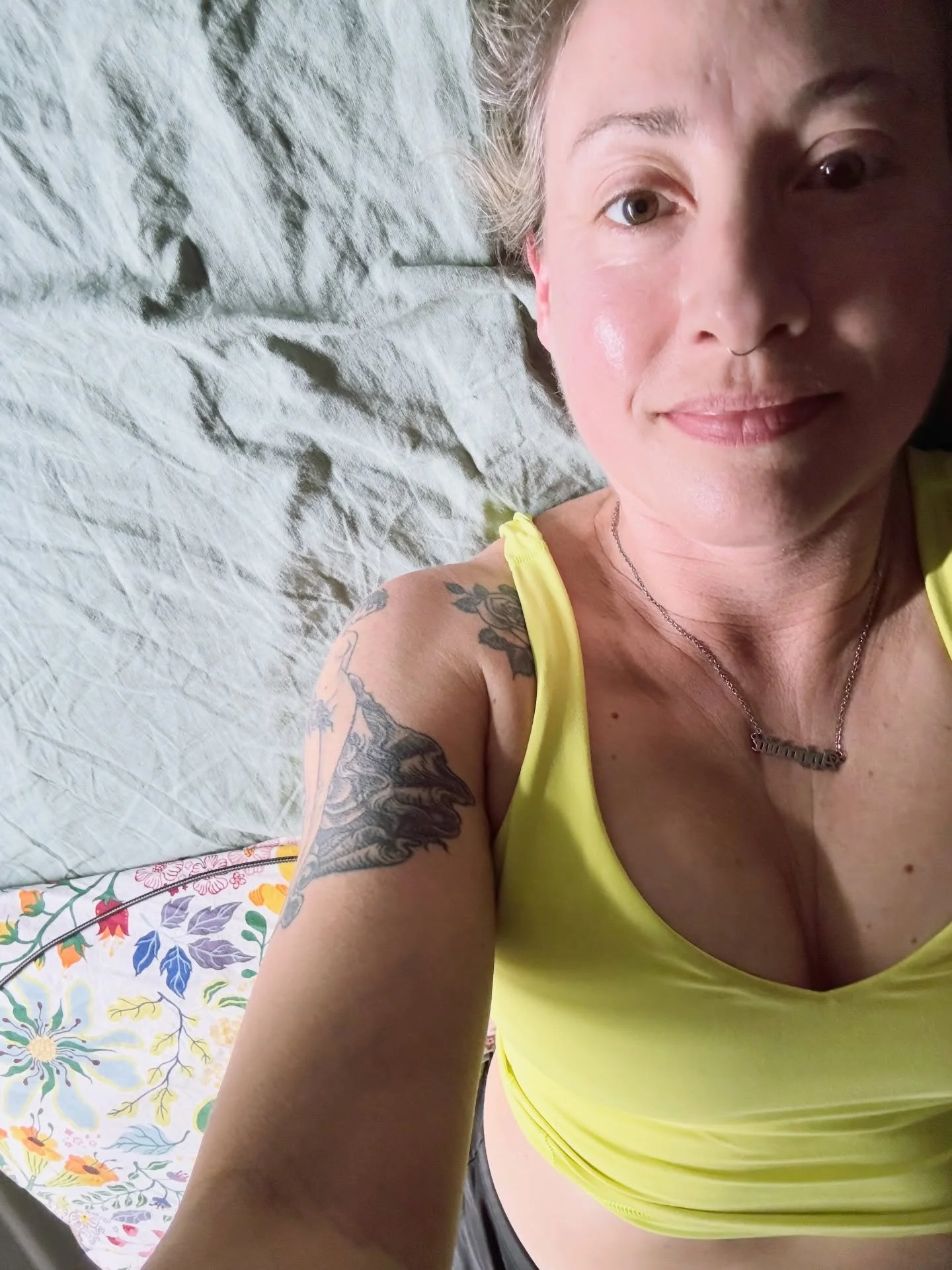 6 hours of online pre-orientation presentations today.
Feeling a lot of things.
Time for a little cool down with the cats and a walk on the river, and ice cream.

#IrisanyaMoon #HeartMagick #LifeIsALoveSpell #SelfDevotion  #PostgradLife