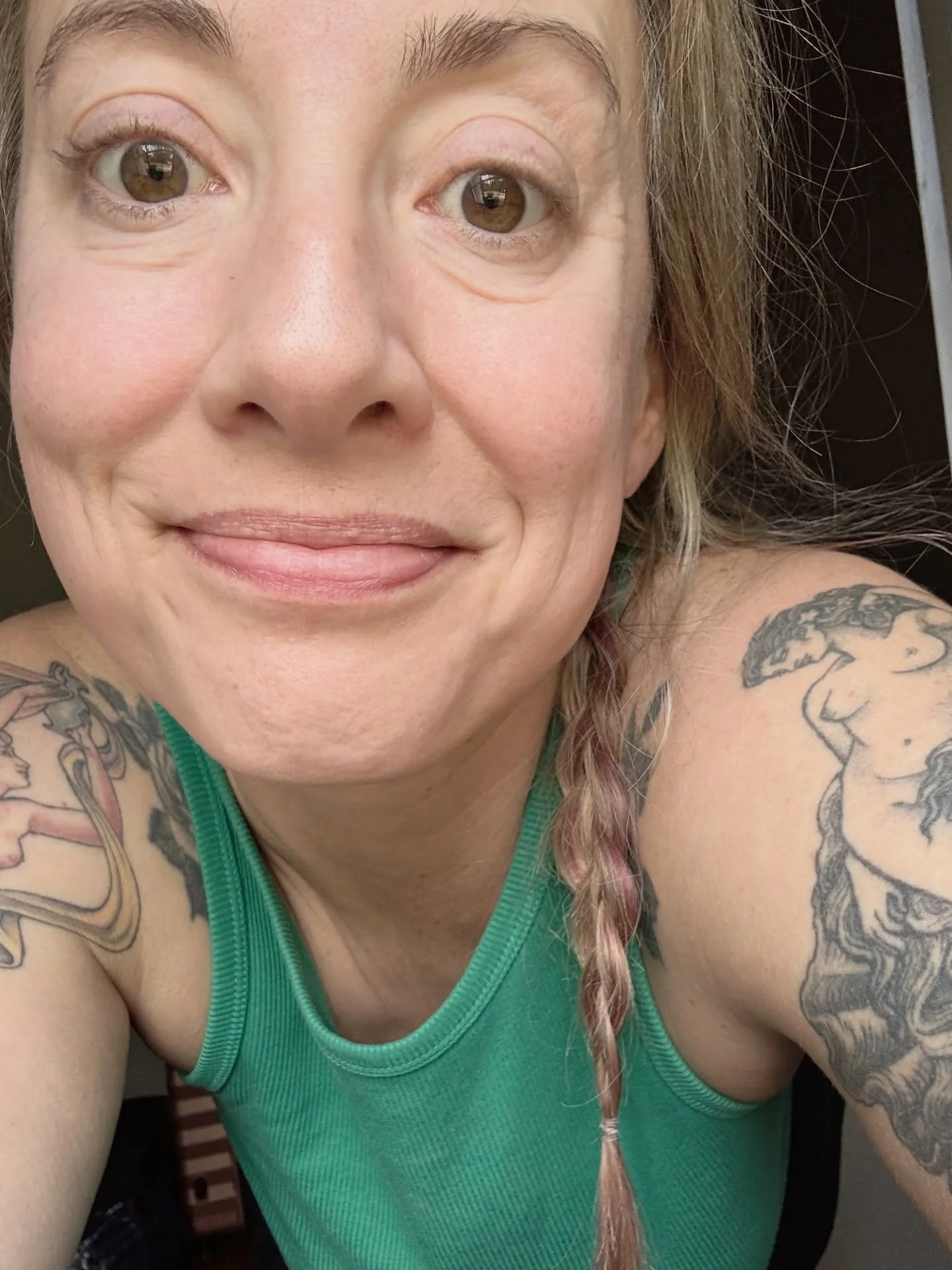 woo hoo &mdash; assessments are turned in ✅✅✅

time for a lil treat and a cat snuggle before heading to class.

#postgrad #postgradlife #internationalstudent #australia #mwep