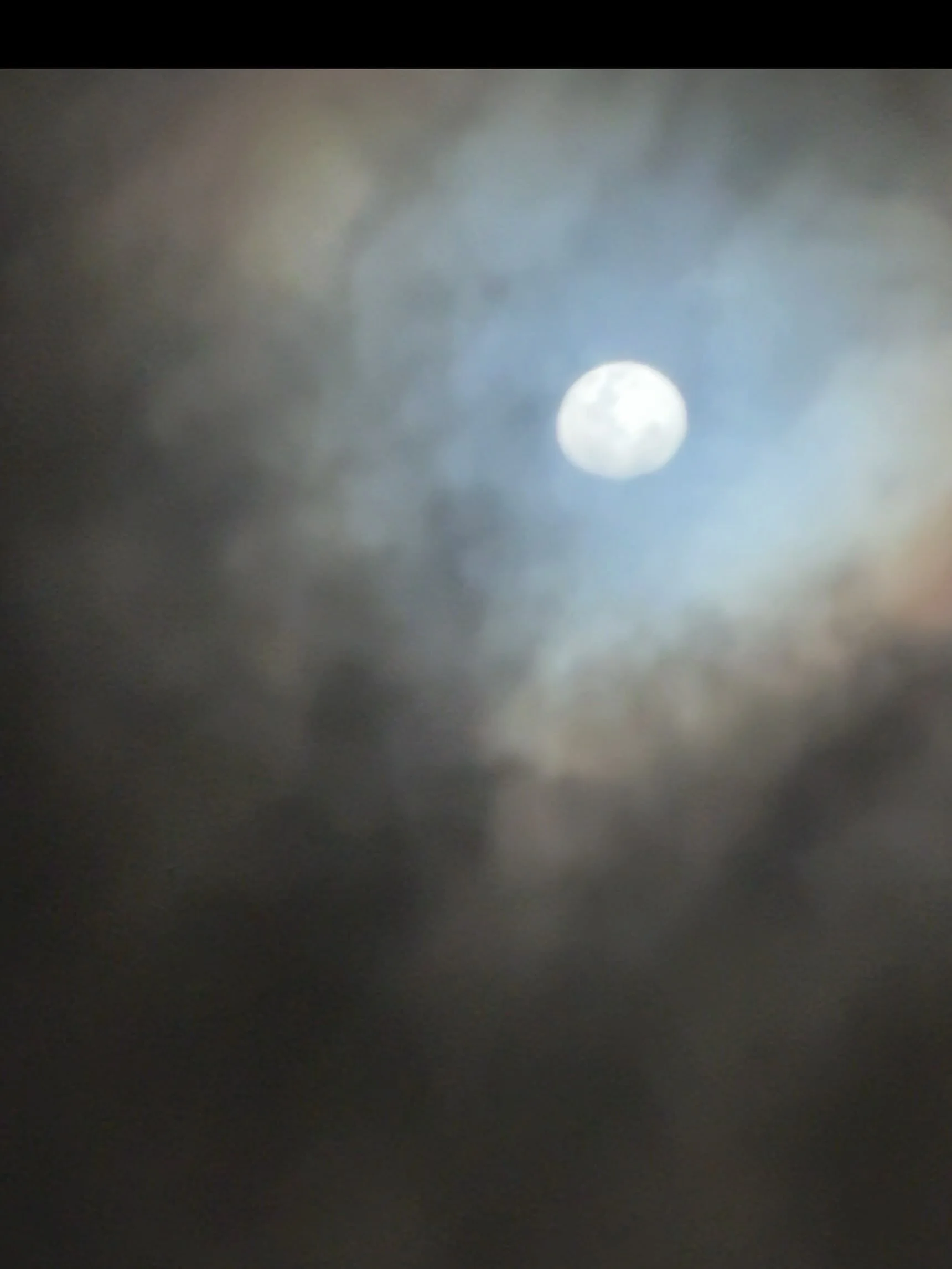 about last night&hellip;

#almostfullmoon #betweeneclipses #lifeisalovespell