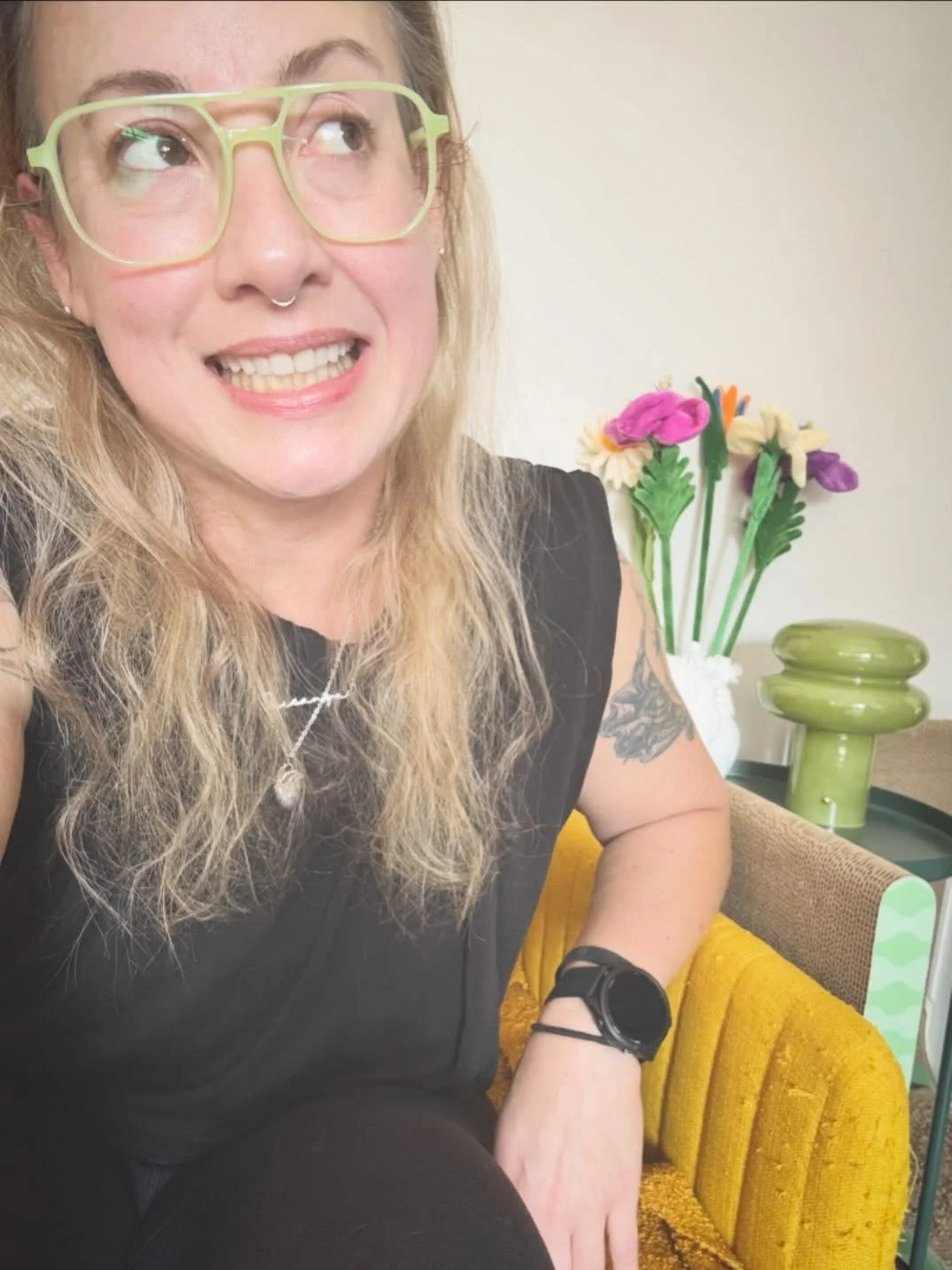 just finished and turned in my first assessment of the semester!

(also my new glasses came, so celebrations all around or something)

zzzzzzzzzzzz

#postgrad #assessment #author #writer #sleepy