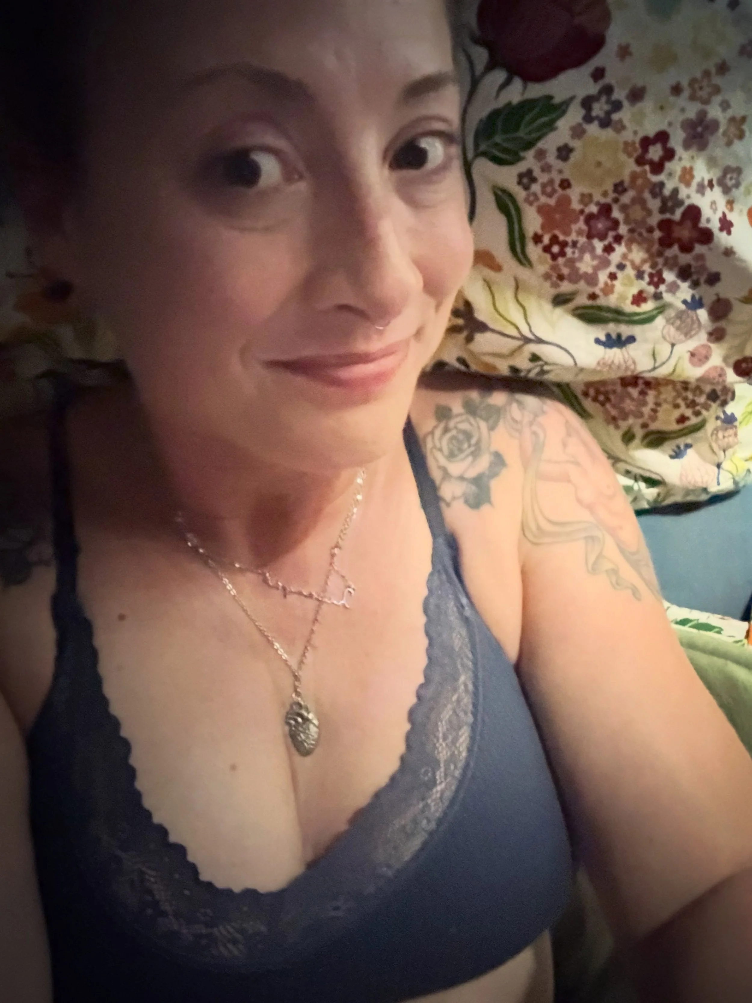 I told myself if I finished the things I had on my list, I could lie in bed, eat an icy pole and play on the Internet&hellip;

✅ laundry
✅ work 
✅ essay outline and research organization
✅ more grammar white boards for verbs
✅ caught up on most of em
