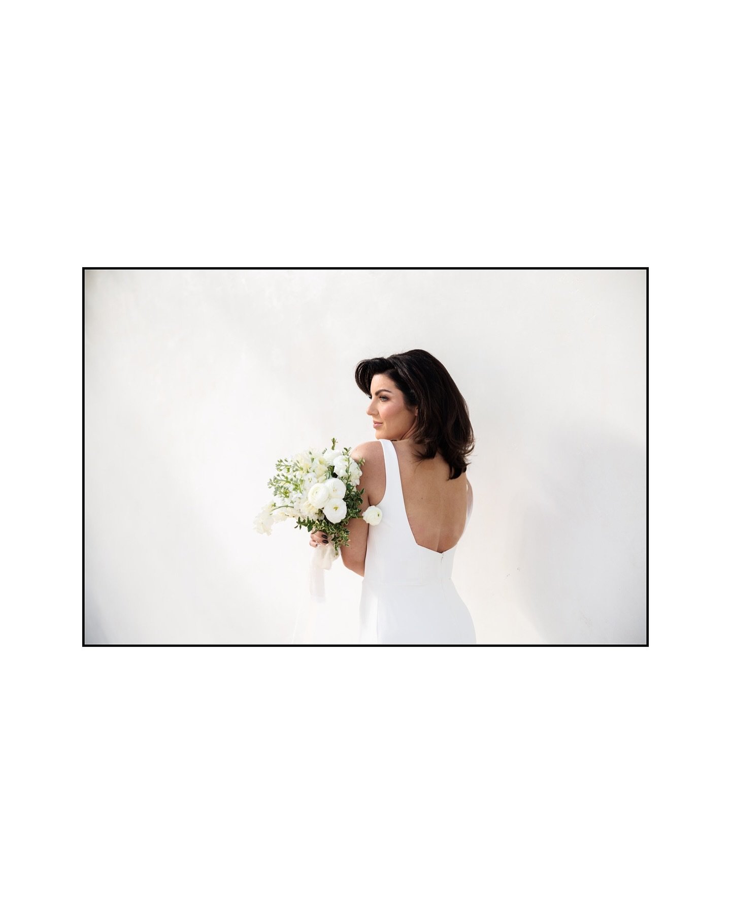 🕊️🕊️🕊️

#bride #bridal #bridalportrait #bridedress #springfieldmo #springfieldmophotographer #photographer #stlmo