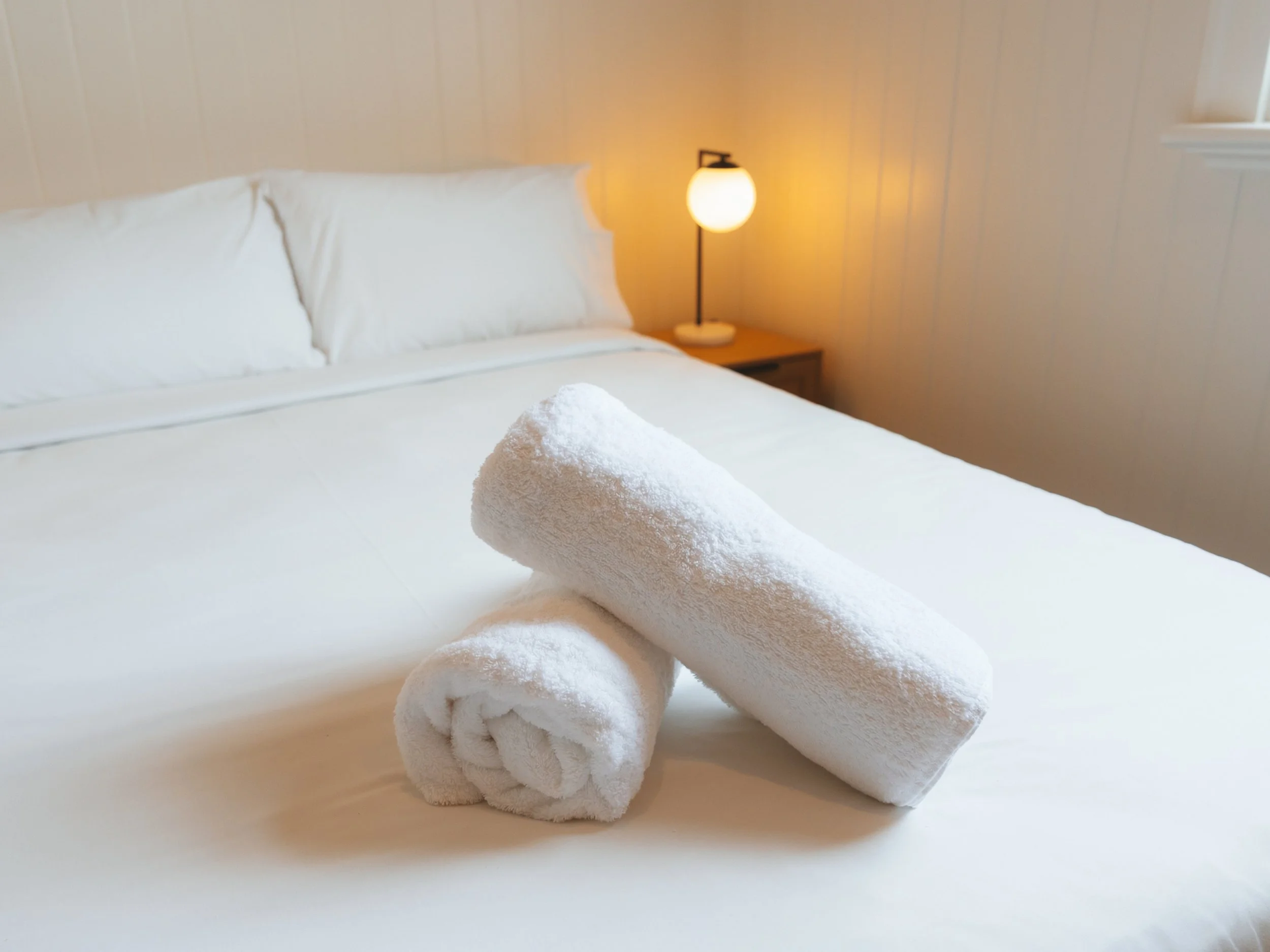 bedding booking.com (2).jpg