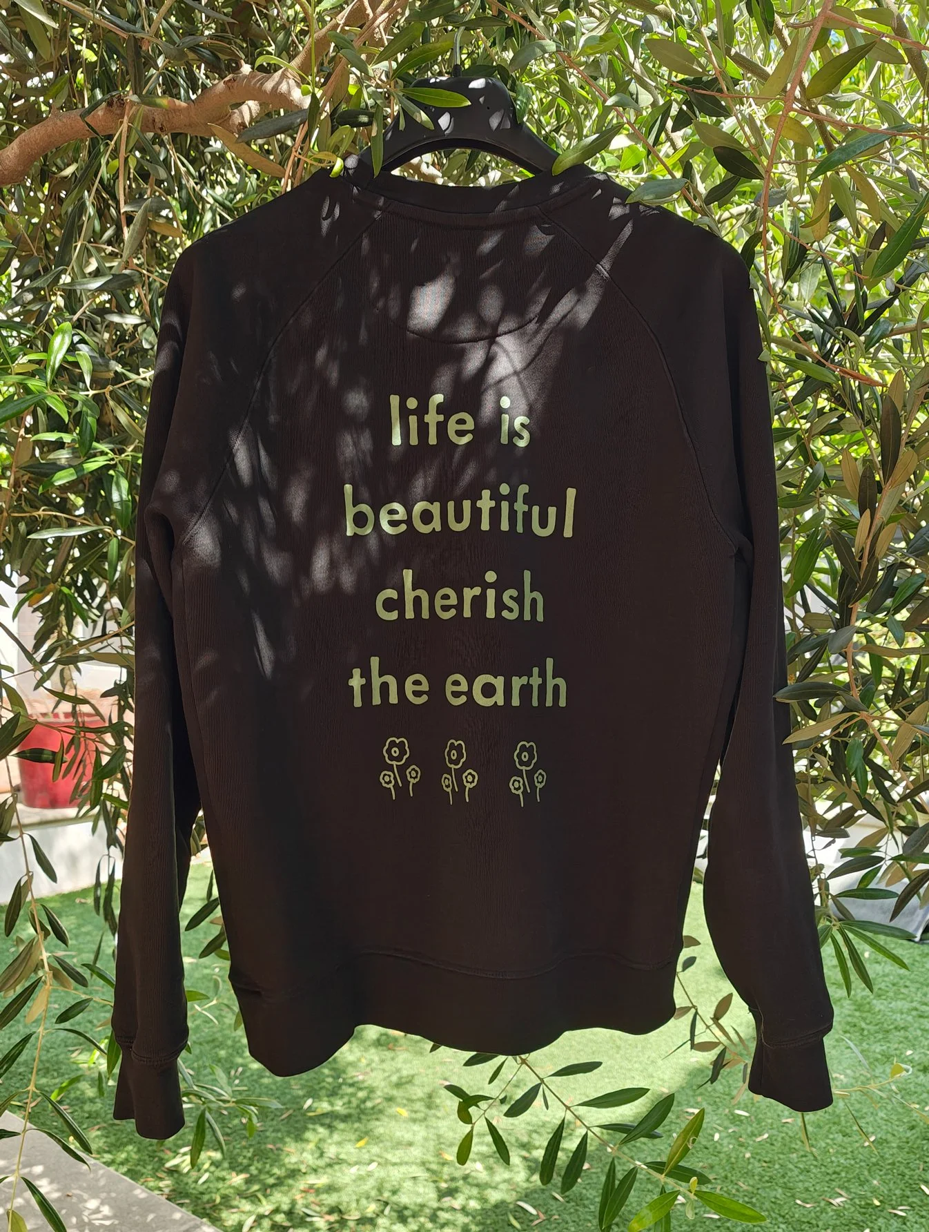 patch-sweatshirt-back-olive-tree.jpg