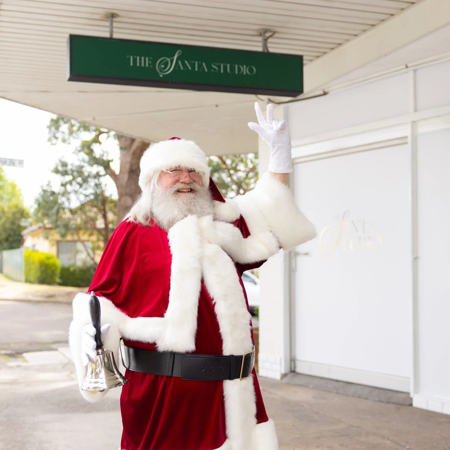🎅 Santa

Isn't he just perfect 🎀

➡ Book this years Santa photos with us at www.thesantastudio.com.au 

.
.
.

#christmas #christmastree #christmasdecor #christmasdecorations #christmaslights #christmastime #christmasmood #christmasdecorating #chri