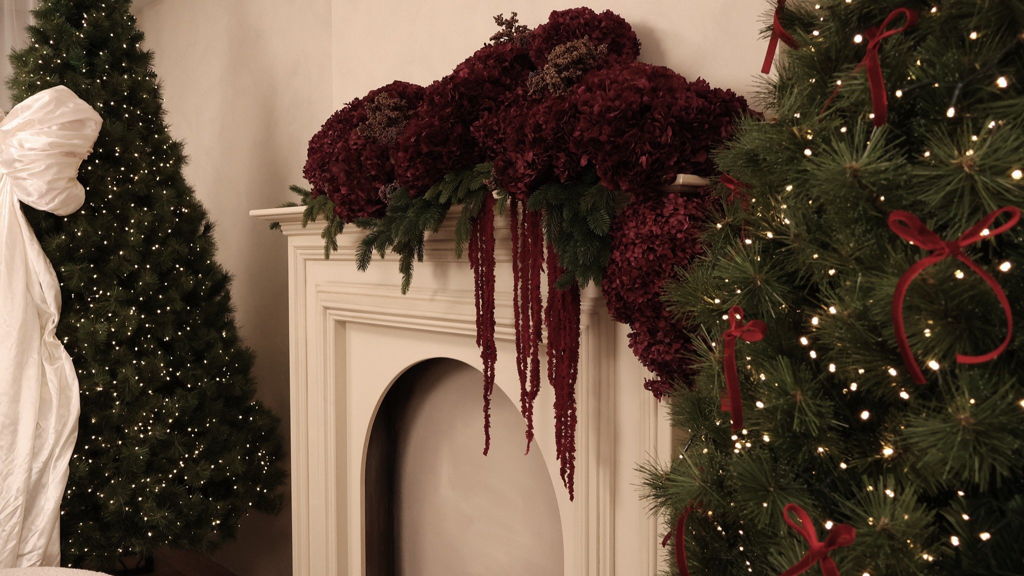 The finer details ✨ Our 2025 studio is complete, and we just can't stop looking at it!

Sessions available at www.thesantastudio.com.au, or head to the link in our Bio.

The weekend sessions are selling FAST!

Saturday 29/11 - One session left
Sunday