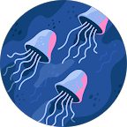 Drei leuchtende Quallen im Wasser