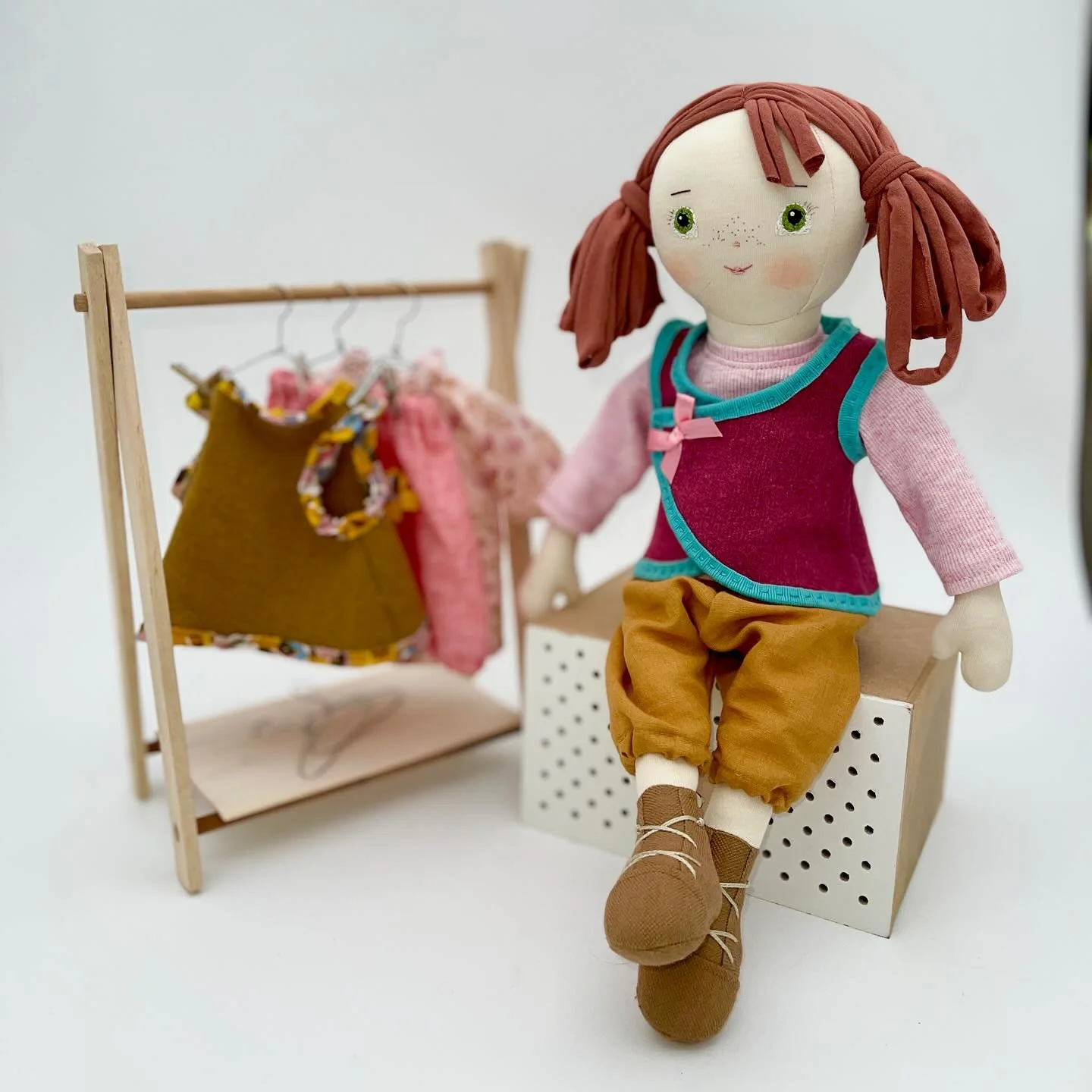 Contemporary dress up dolls - no Barbie in sight! 
.
.
.
#dressupdoll #handmadedoll #creativeplay #dollclothes #saturdaymorning #sydneylocal #smallbusinessaustralia
