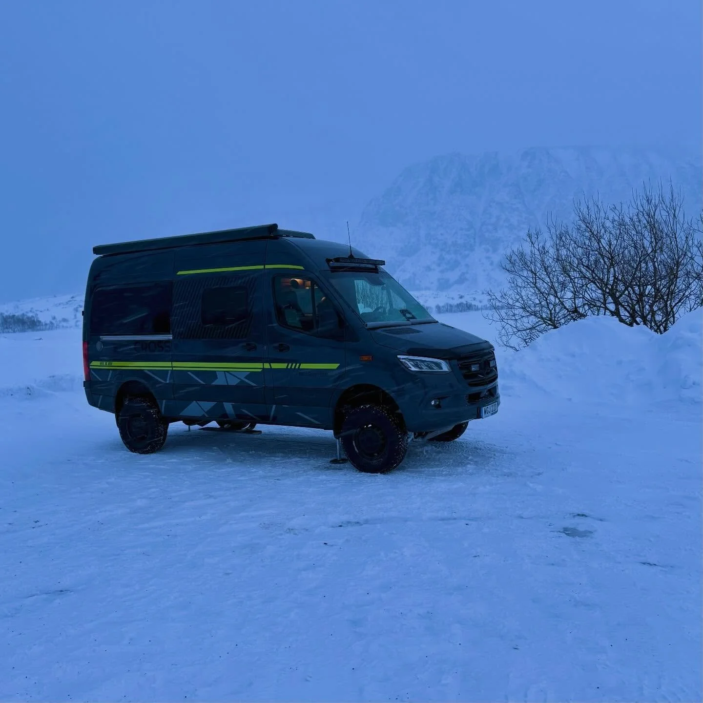 It&rsquo;s not that easy to find a place to park the van overnight in Lofoten during winter. Many spots are either closed or simply inaccessible because of the snow.

Today I found a small parking area next to a minor road that the locals in the vill