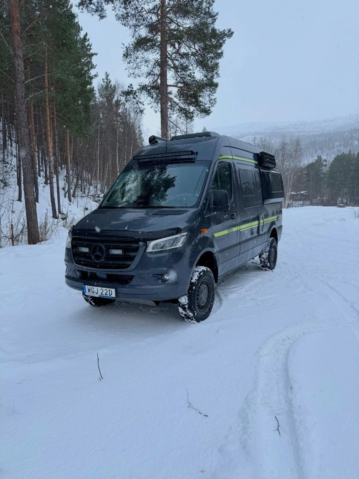After a seriously stormy night where the wind was shaking the whole van&mdash;even with the support legs down&mdash;and sleet was hammering against the body, it was finally time for the ferry between L&oslash;dingen and Bognes.

I skipped the 8:00 fe