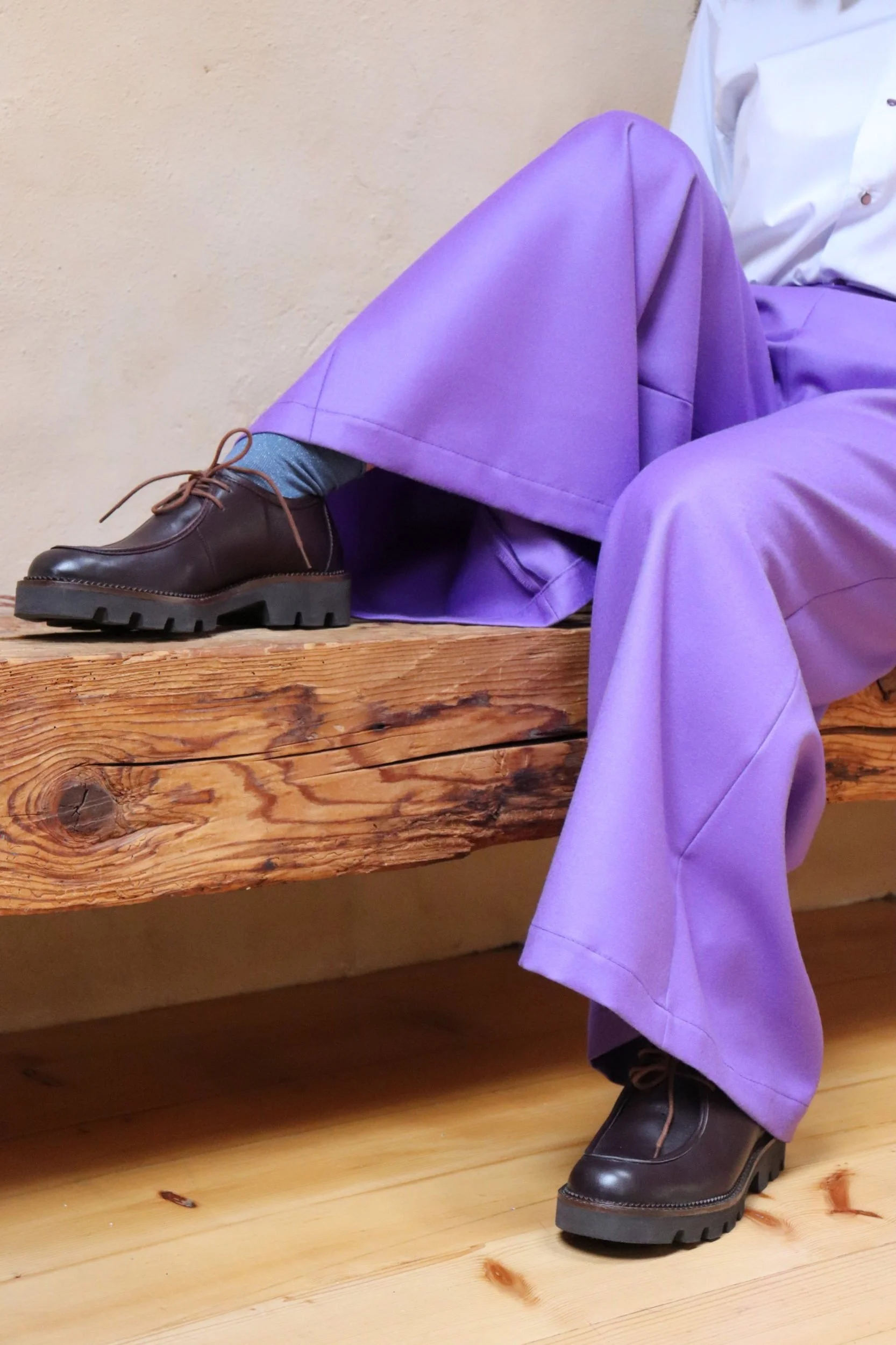 mode-ecoresponsable-suisse-romande-pantalon-large-lilas-chaussures-derby.jpg (copia)