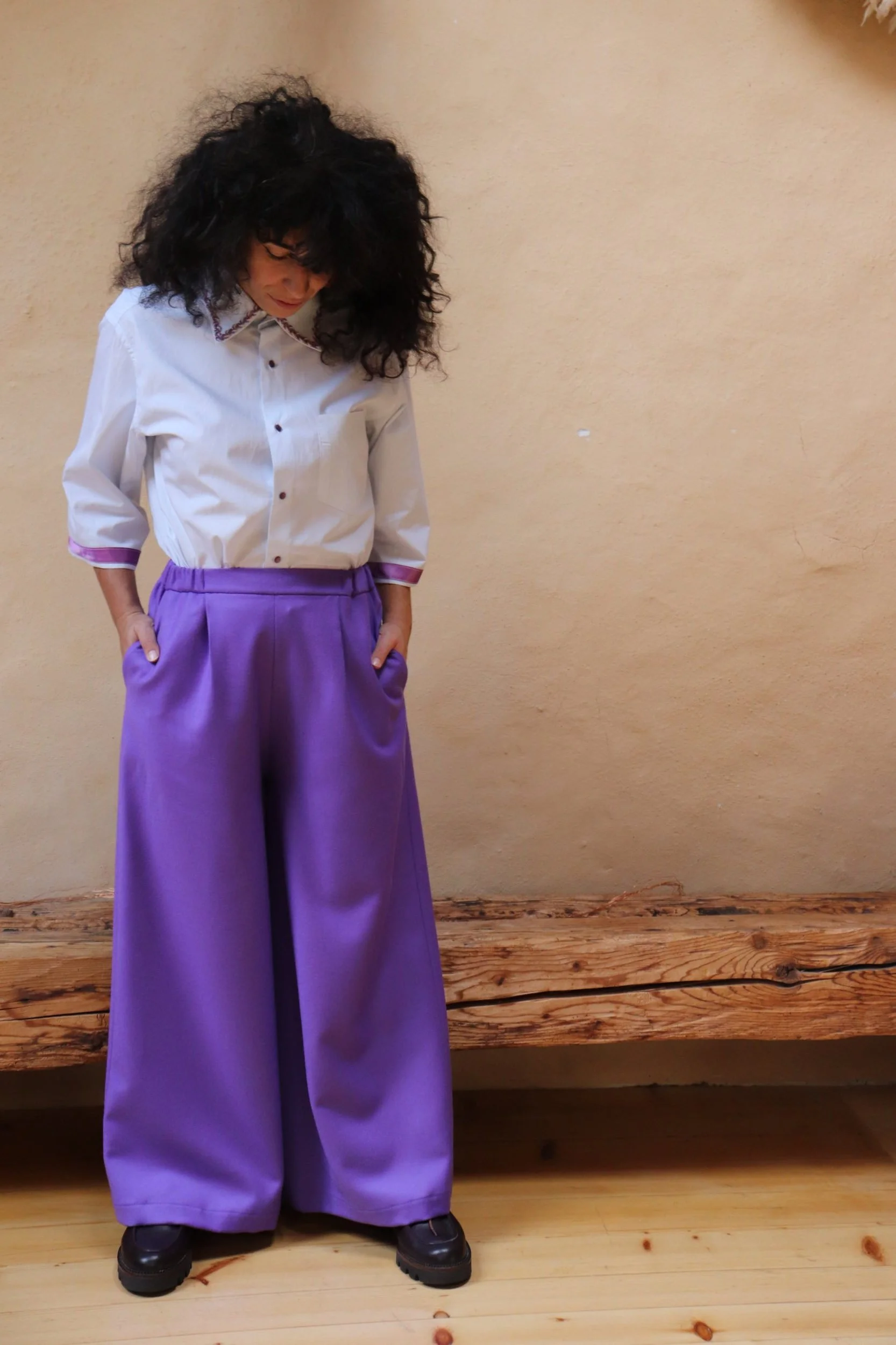 mode-ecoresponsable-suisse-romande-chemise-bleu-ciel-pantalon-lilas.jpg (copia)
