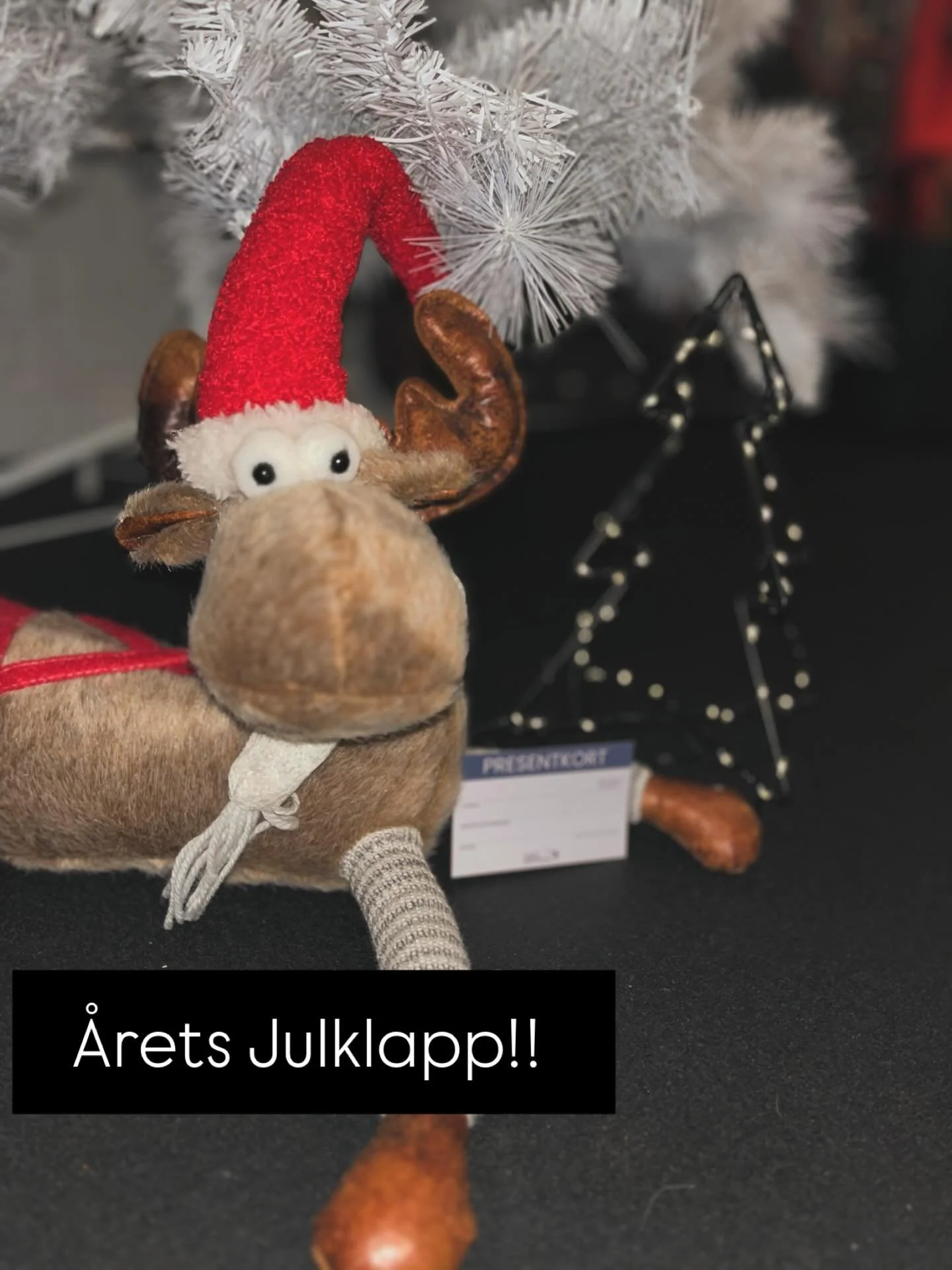 Saknas n&aring;gon julklapp? 
Ett presentkort hos oss ger den du tycker om mindre sm&auml;rta och en starkare kropp och knopp! 🎄🎁
Presentkort kan k&ouml;pas b&aring;de till naprapati, massage, personlig tr&auml;ning eller kostr&aring;dgivning! 

Vi