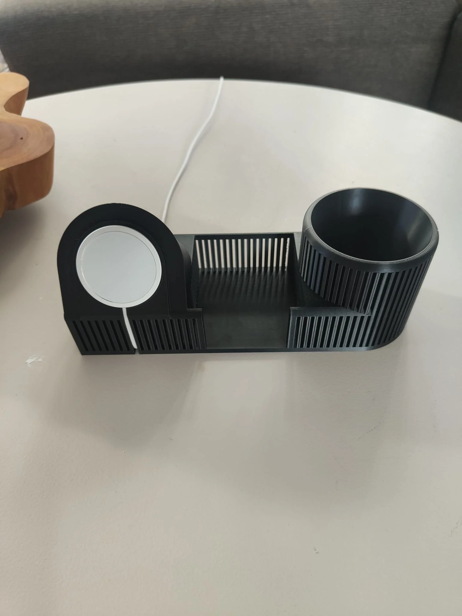 Desktop organizer