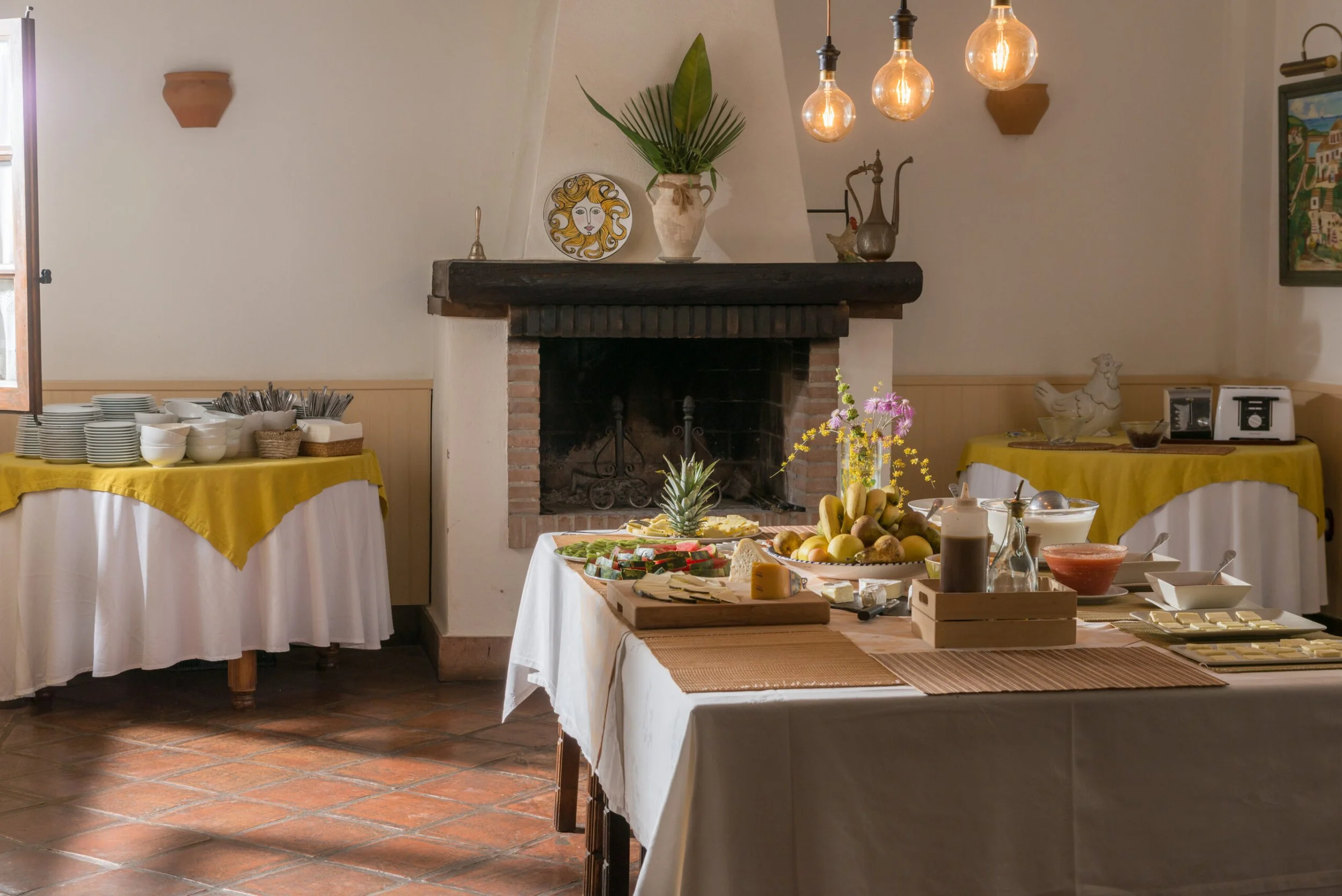 santillan-yoga-retreat-dining-room.jpg