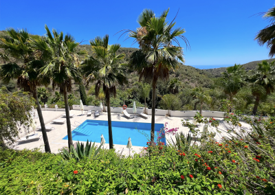 santillan-outdoor-pool-wellness-retreat.png