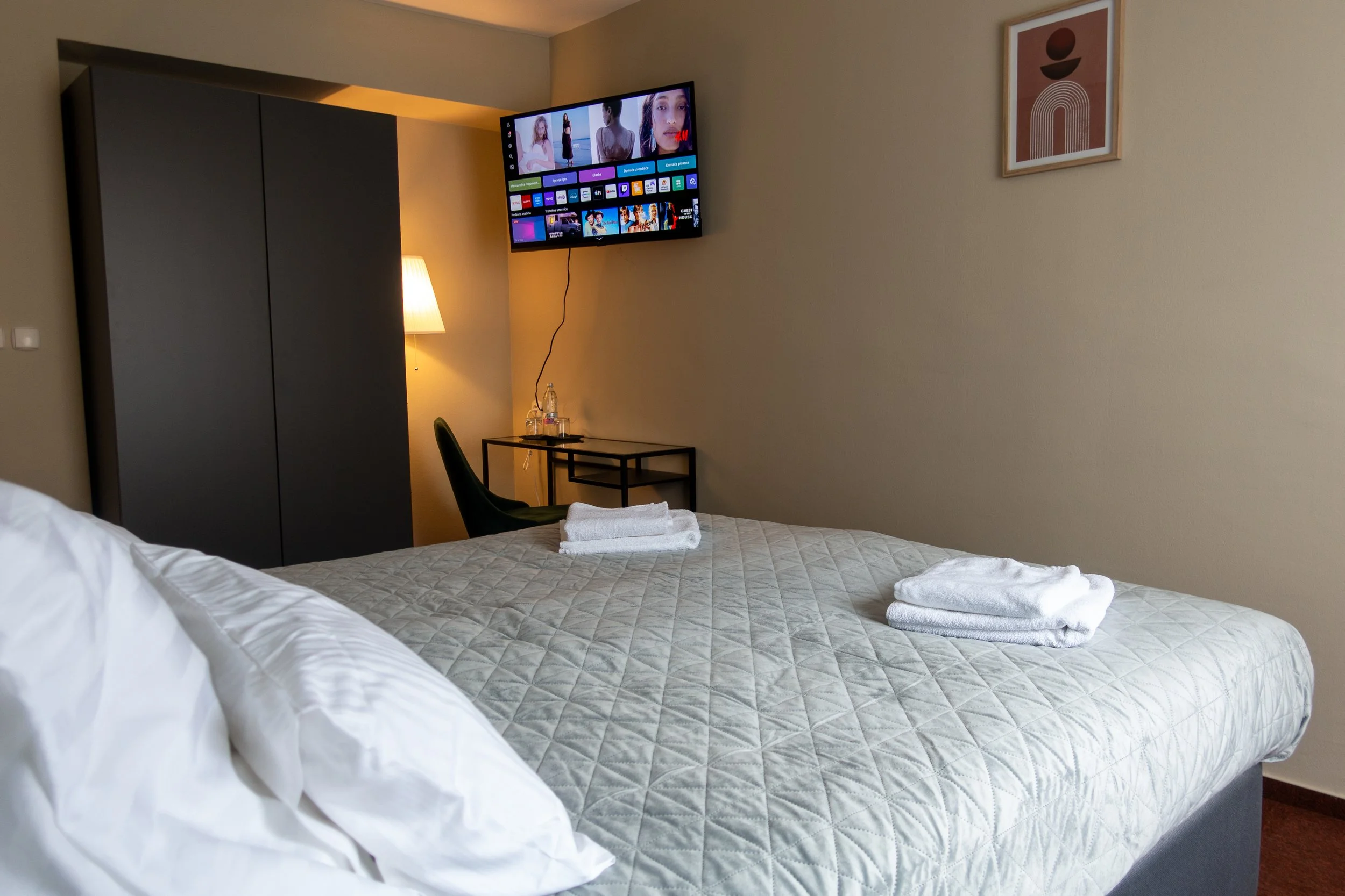 D-hotel-6.jpg