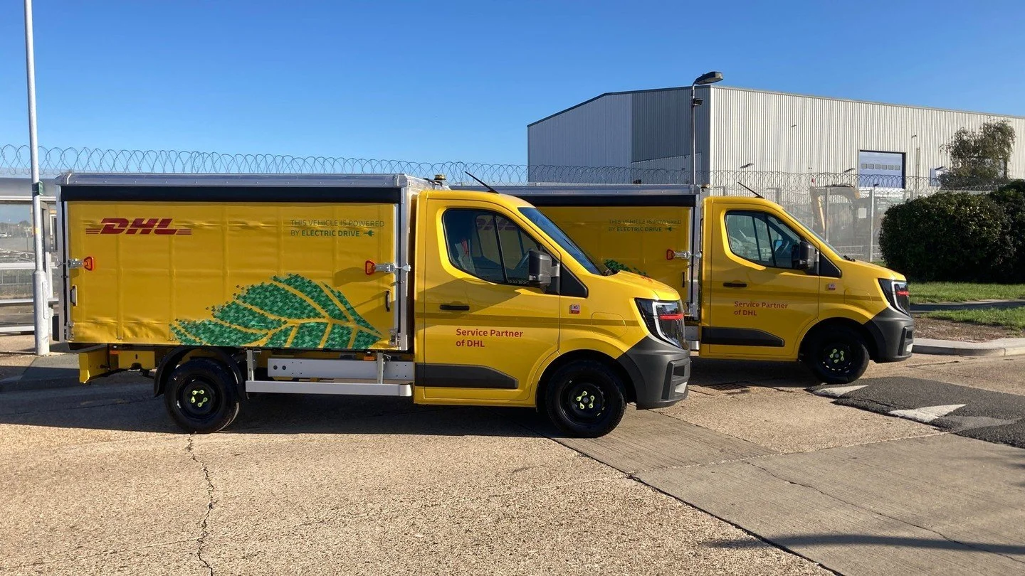 🚛 We’re proud to announce that Heathrow Van Centre, Part of MTHL Services have delivered the first of a brand-new fleet of Renault Chassis Cabs, each featuring a bespoke body design built specifically for DHL’s airside operations at Heat