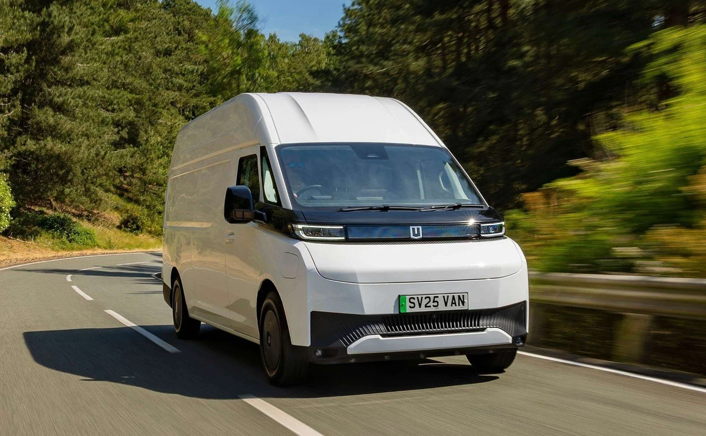 🚐 Farizon SV: Loads More Value with the Plug-in Van Grant ⚡

The born-electric Farizon SV has officially qualified for the Government&rsquo;s &pound;5,000 Plug-in Van Grant. #PiVG

This means even more value across the entire Farizon SV line-up, whi