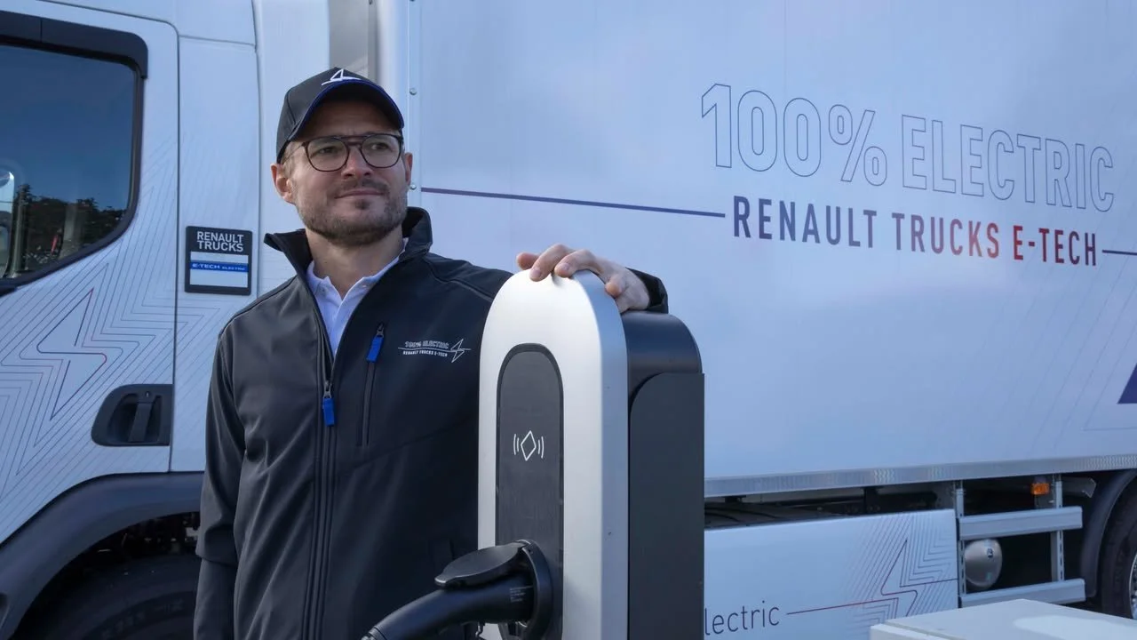 🔋 Go Electric with the Renault Trucks E-Tech Trafic!

For over a decade, Renault Trucks has been leading the way in electric mobility and now, the E-Tech Trafic brings that innovation to your business.

✅ 100% electric and designed to meet every pro