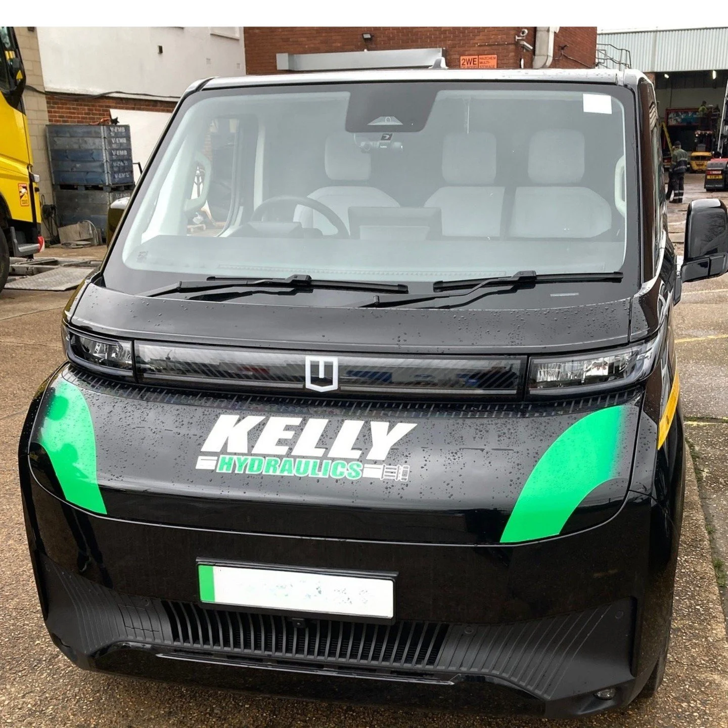 ⚡🚐 Electric power for Kelly Hydraulics!

We had the pleasure of handing over a brand-new Farizon electric van to Kelly Hydraulics yesterday...a  fantastic addition to their fleet!

The Farizon born electric vehicle offers the ideal blend of practica