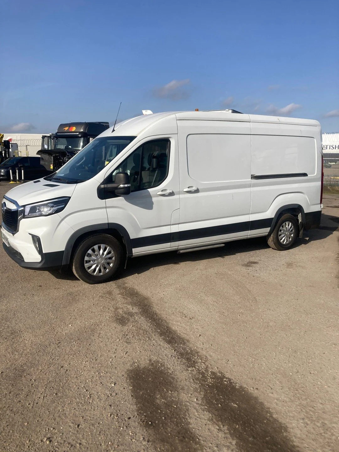 ⚡ Electric Van Deals &ndash; Ex-Demo MAXUS Vehicles Available Now!

Looking to add electric vehicles to your fleet at an unbeatable price? Heathrow Van Centre has a limited number of ex-demo fully electric MAXUS vehicles available &ndash; offering fa