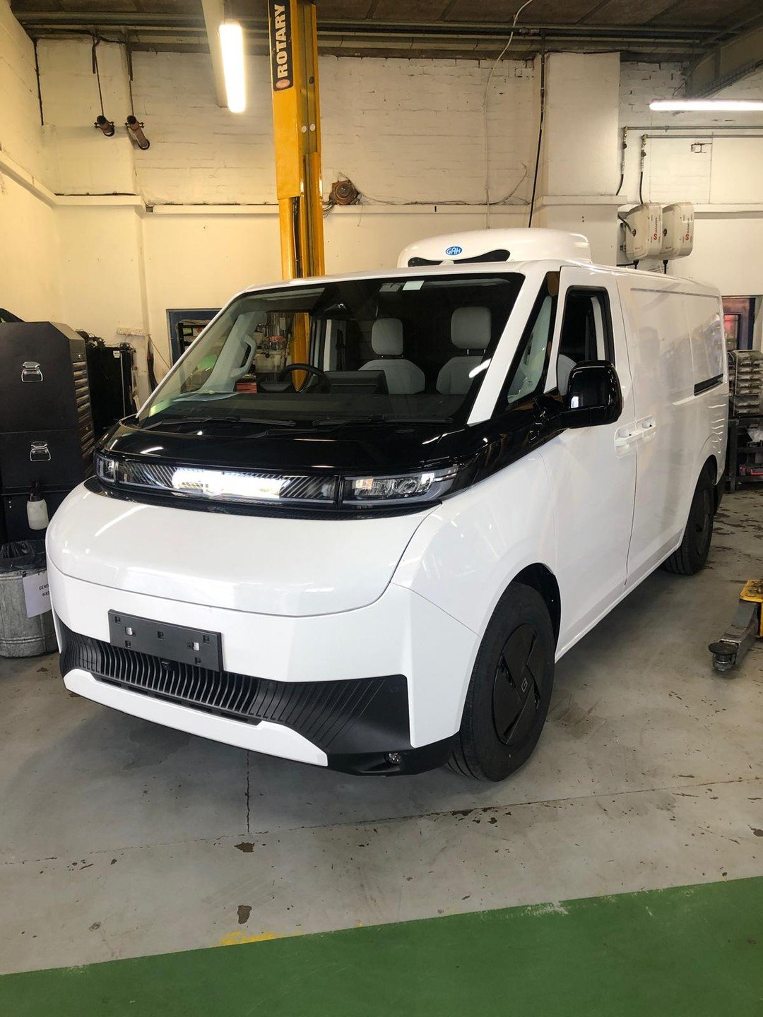 🚚❄️ Another Farizon SV Conversion Ready for the Road!

This latest build has been expertly converted into a temperature-controlled fridge vehicle, providing the reliability and efficiency needed for transporting chilled goods safely and compliantly.