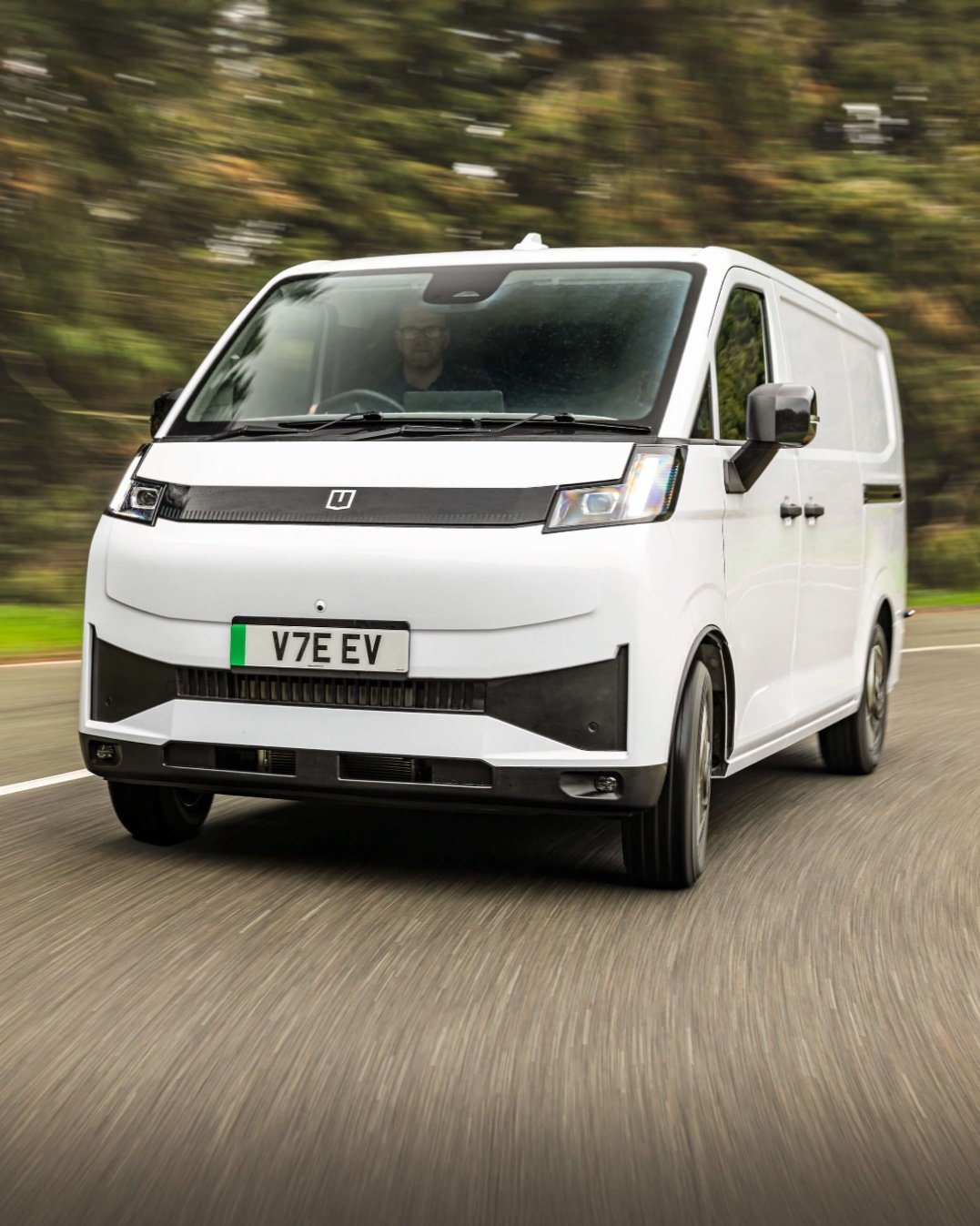 ⚡ Meet the all-new Farizon V7E...the born-electric medium van built for modern urban logistics. Now available from Heathrow Van Centre. 

Designed from the ground up as an EV, the Farizon V7E combines impressive range, exceptional payload, and smart 