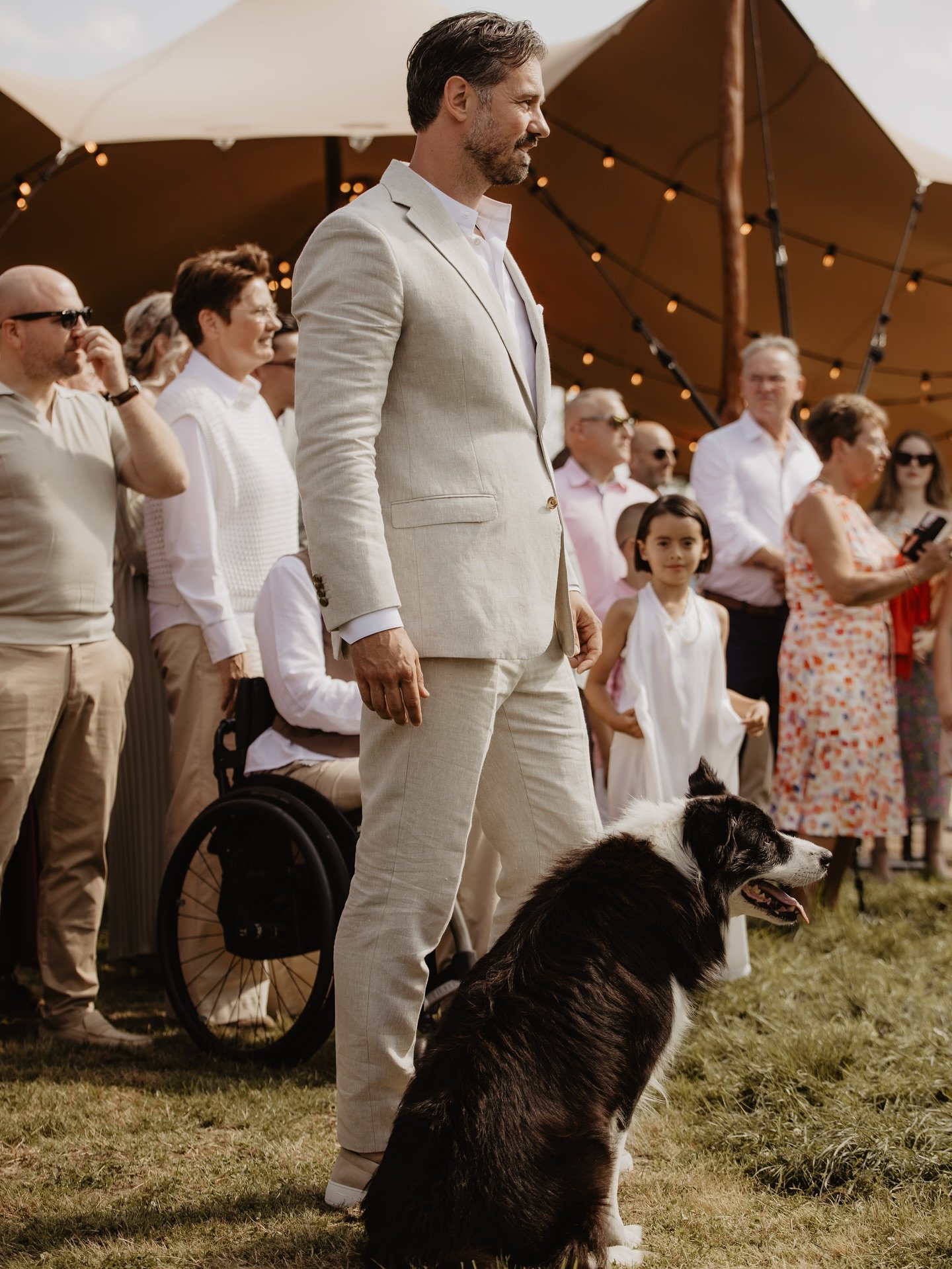 Without me knowing it back then, this became one of the most precious moments of my own wedding.
⠀⠀⠀⠀⠀⠀⠀⠀⠀
Having my dog Foo next to me during the first look at our wedding felt like our first (doggie) date.
⠀⠀⠀⠀⠀⠀⠀⠀⠀
Now that he&rsquo;s no longer wi