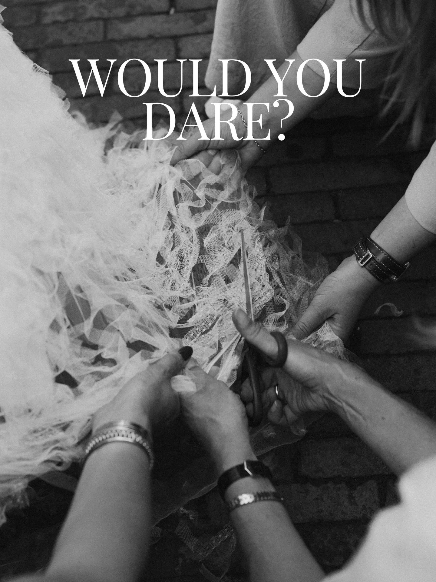 What are the wedding photos that matter the most?
⠀⠀⠀⠀⠀⠀⠀⠀⠀
For me, the most important photos at a wedding are the ones that tell real stories about the day. Here is a perfect example.
⠀⠀⠀⠀⠀⠀⠀⠀⠀
During the wedding day, the bride tore her dress. Her s