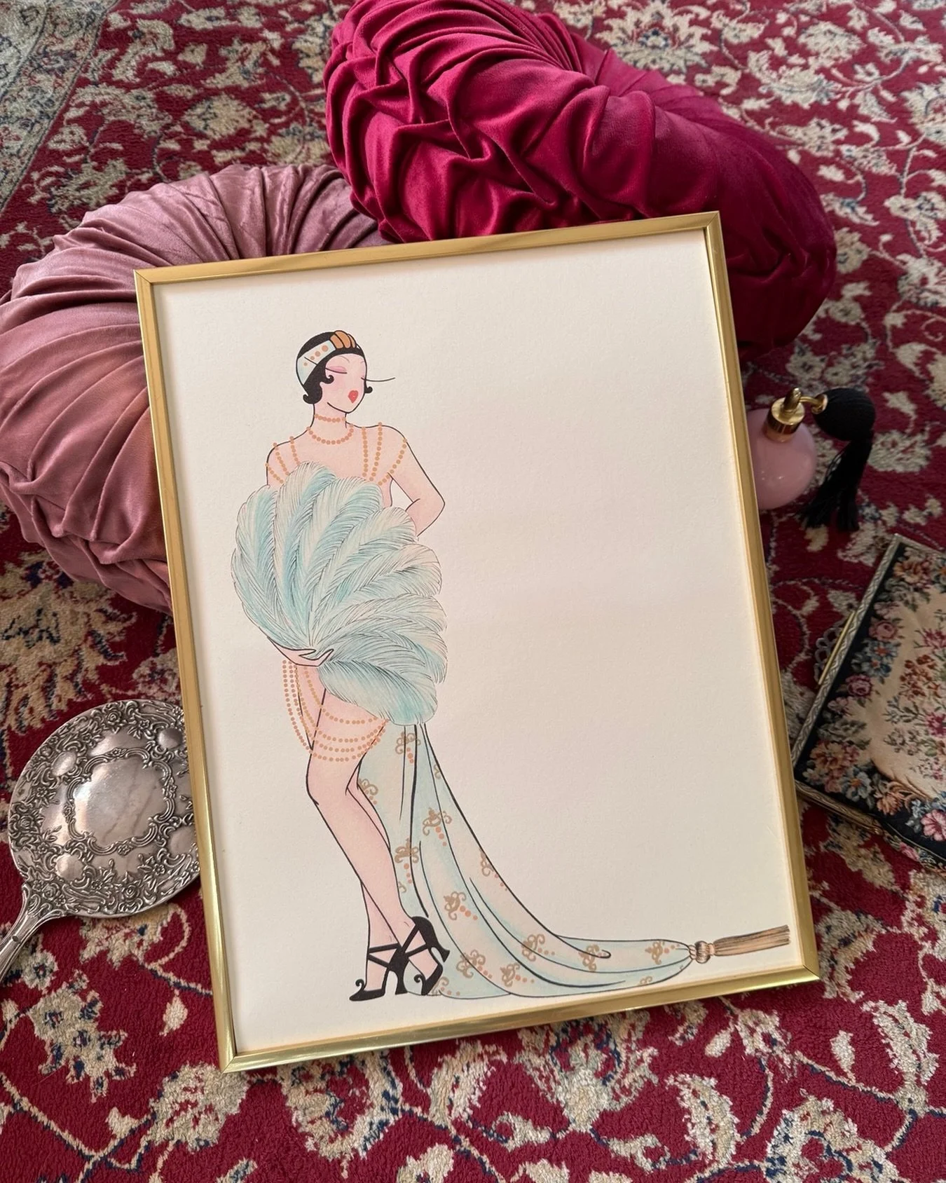 Flapper in green 💚

#flapperfashion #vintageillustration #pinupart #vintagehomedecor #madamedabi