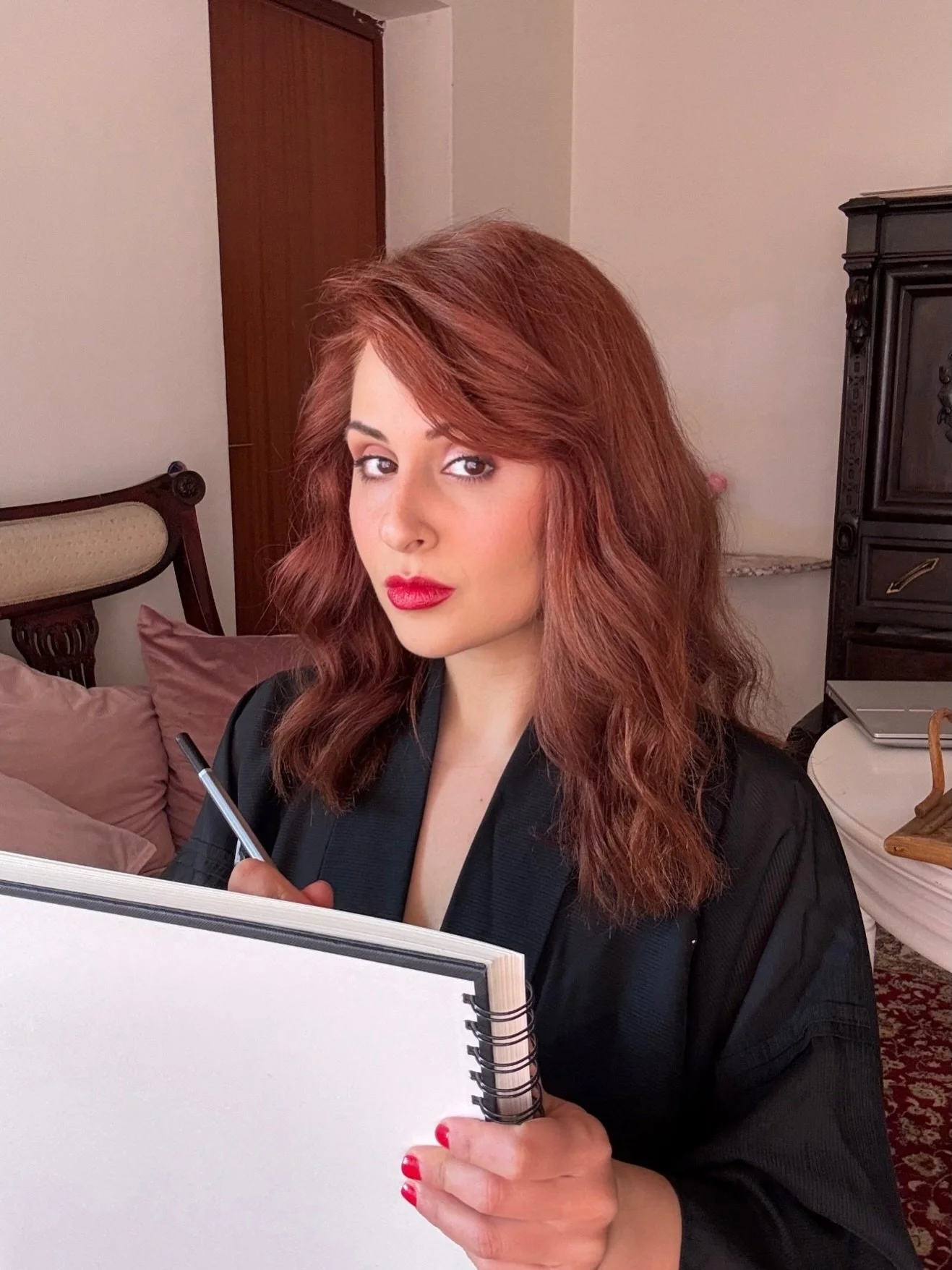 Portrait of  an Artist🥀

#womanartist #selfportrait #artiststudios #vintagestyle #madamedabi