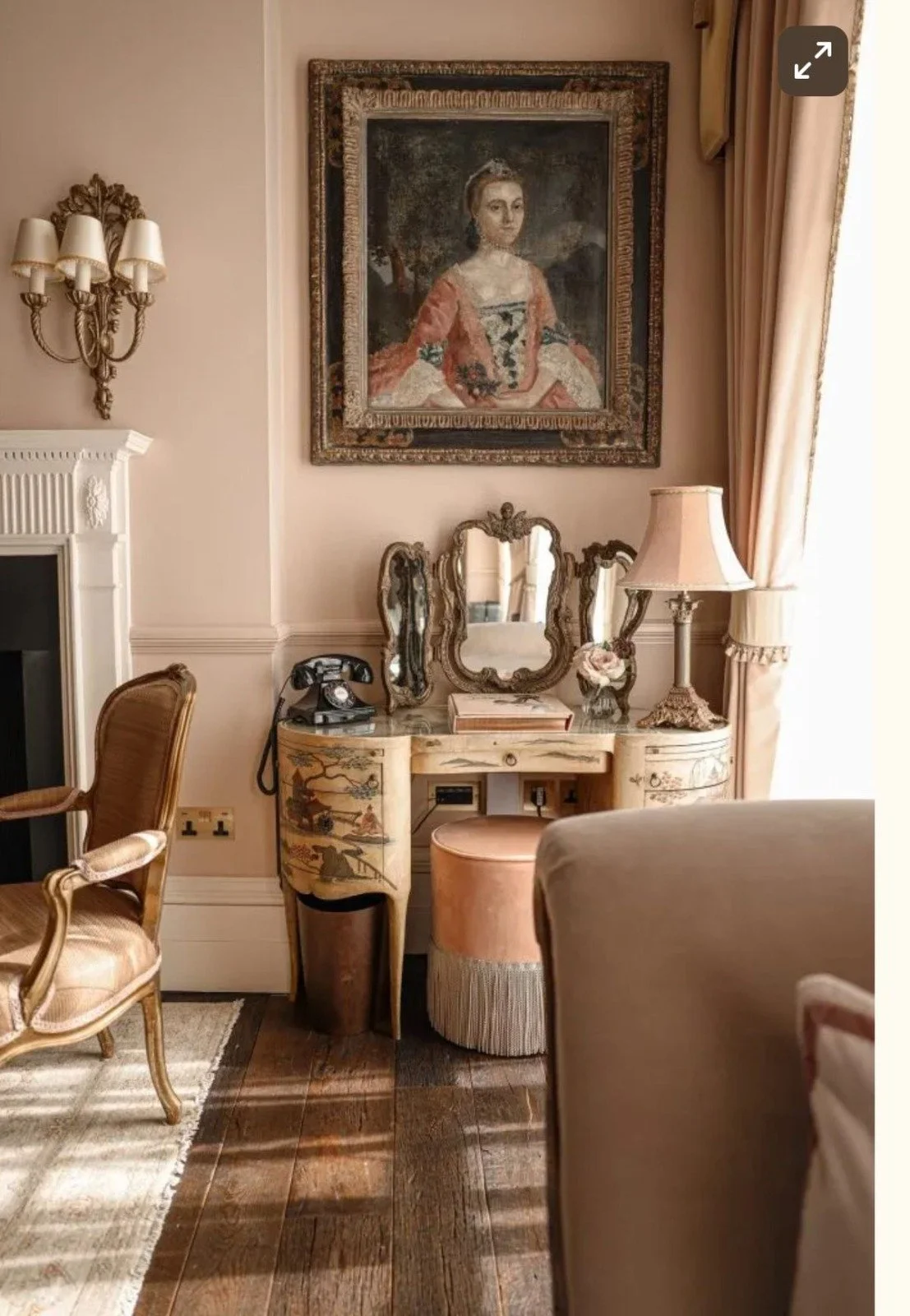 vintage-boudoir-decor.jpg