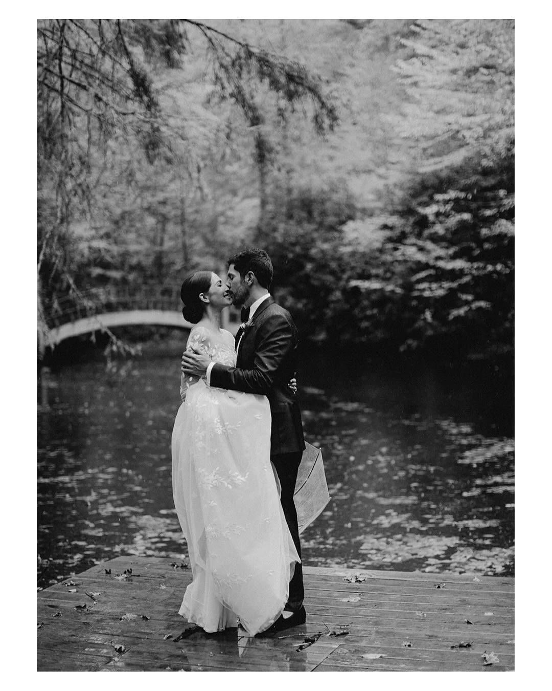 As I sit here and listen to the rain today, I felt inspired to reshare some images of this special day. Also a reminder that we can absolutely create beauty and stunning imagery if the forecast is rain. So much love for this day ☔️ ❤️

Venue: @oldedw