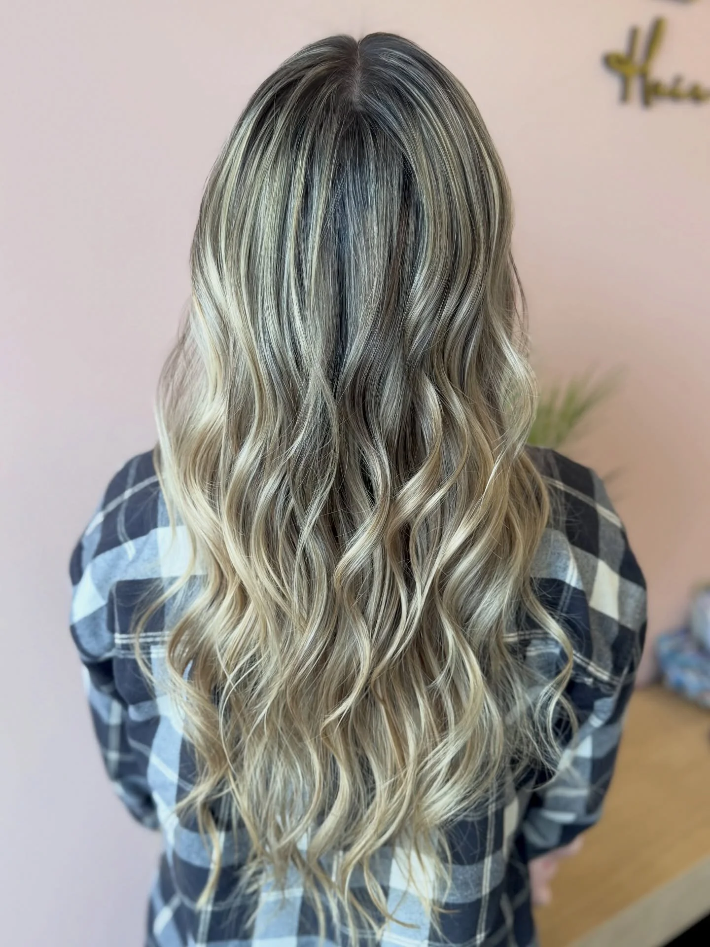 Holiday Hair Prep ✨

Can you believe Thanksgiving is just next week? Make sure to book your holiday appointments now ⏰
Https://www.blush-hair.com