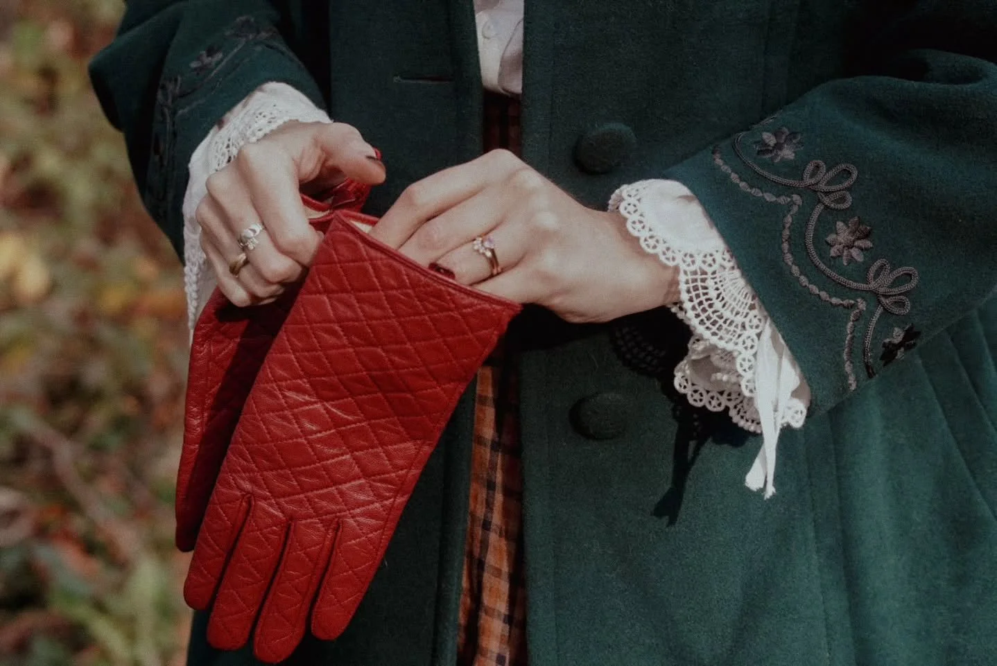 Something festive is brewing... and it's the Lavie readers💌 that get first dibs✨️🎁