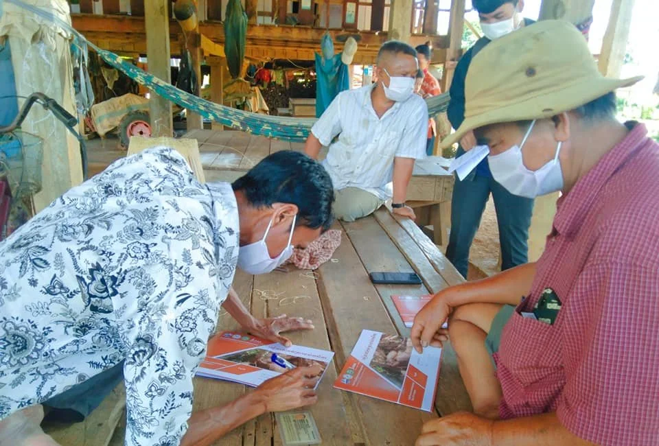 LSO-SM Team of AIMS Project Conducted A Business Literacy Training And Distributed Farmer Dairy Books To Farmers In Ratanak Kiri Province