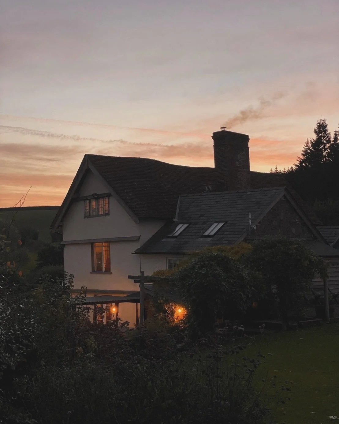 The Farmhouse is now available to book and is available THIS WEEKEND ✨ 🏡 

Grab a last minute escape in the sunshine to the Shropshire countryside this weekend or enquire about our summer availability 🗓️ 

🏡 sleeps 10-12 guests 🔥 access to outdoo