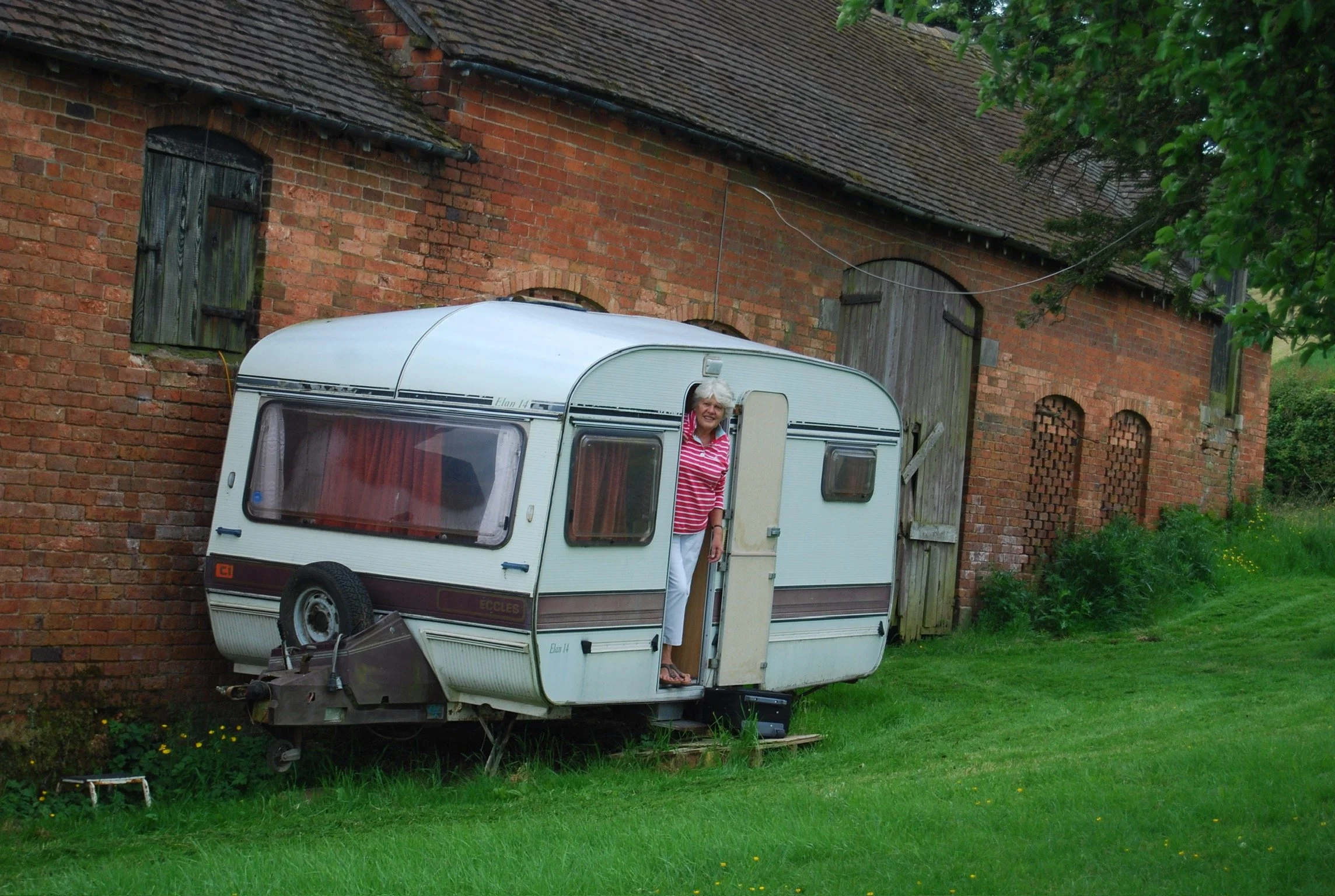 redford-farm-stays-ludlow-countryside-farmhouse-restoration-caravan-barns.jpeg