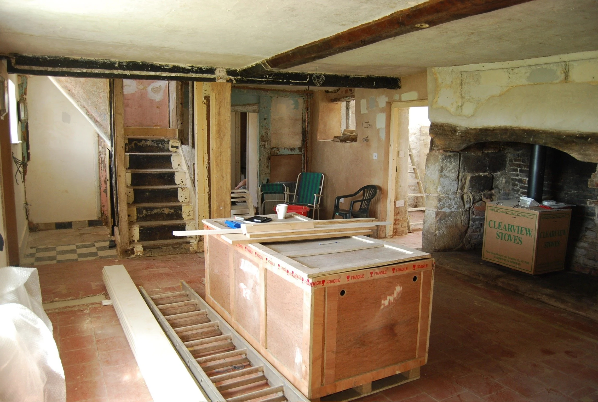 redford-farm-stays-ludlow-countryside-farmhouse-restoration-main-living-room.jpeg