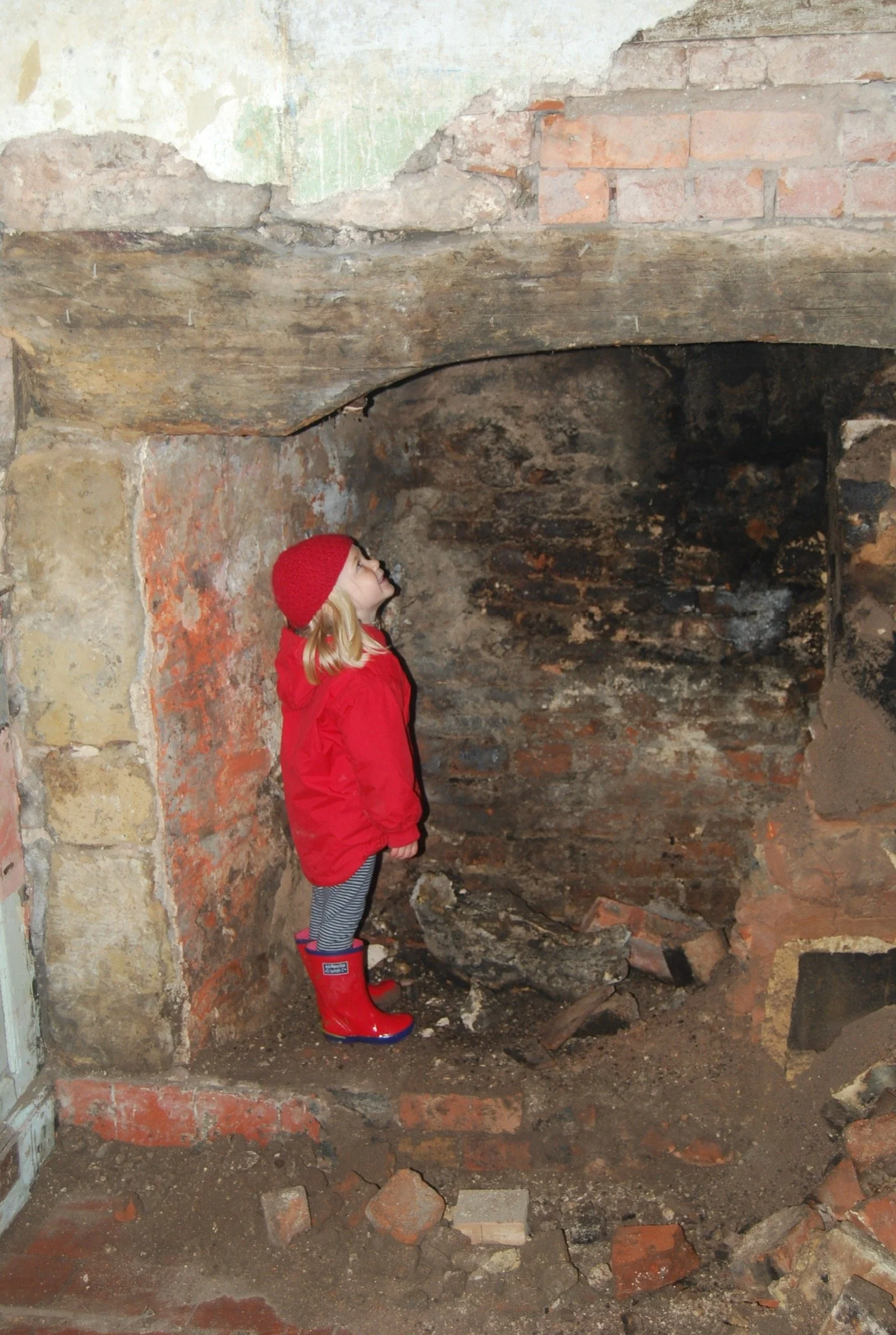redford-farm-stays-ludlow-countryside-farmhouse-restoration-inglenook-fireplace.jpeg