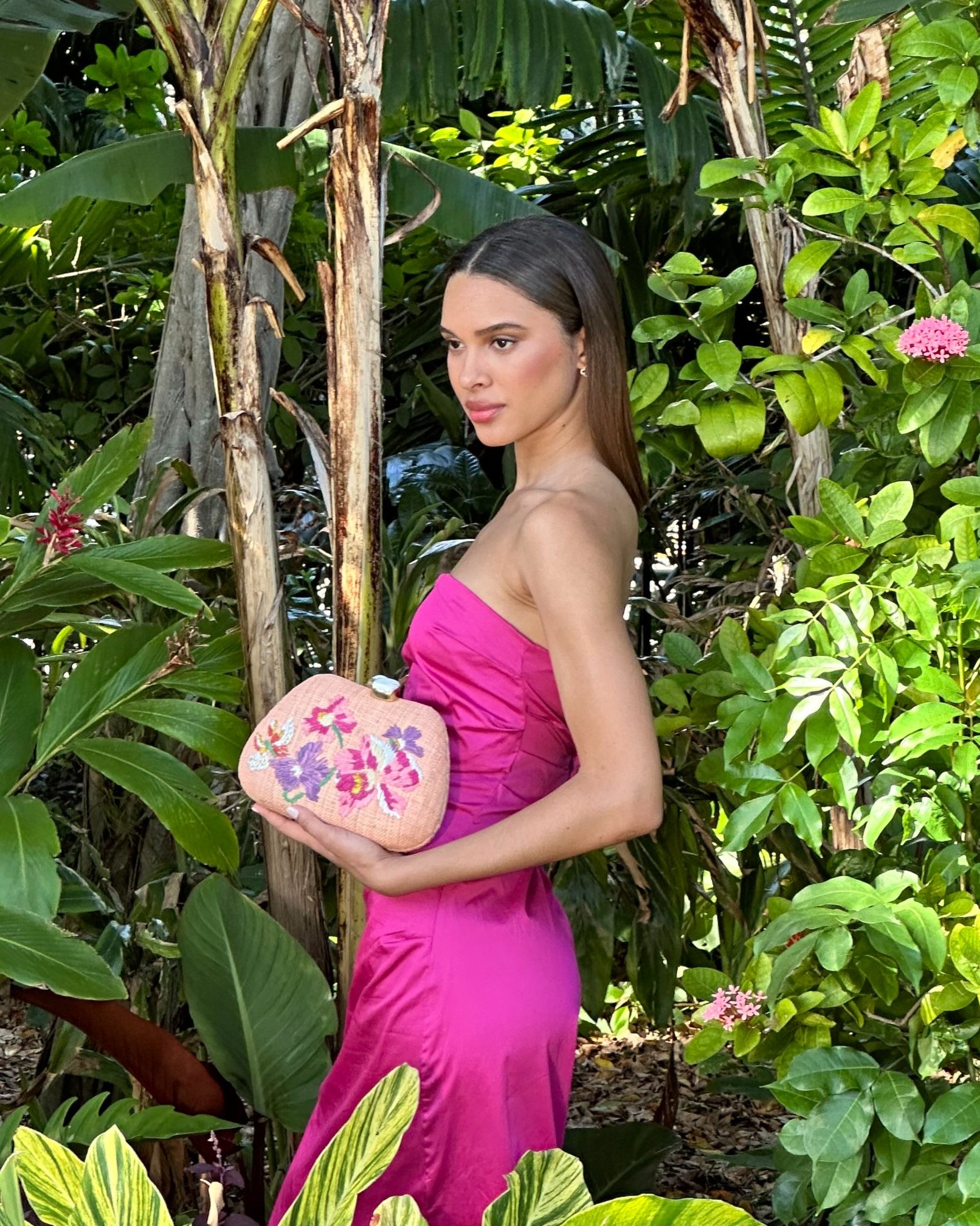 https://www.rafe.com/view-all-/p/tamu-bean-clutch-pink-multi