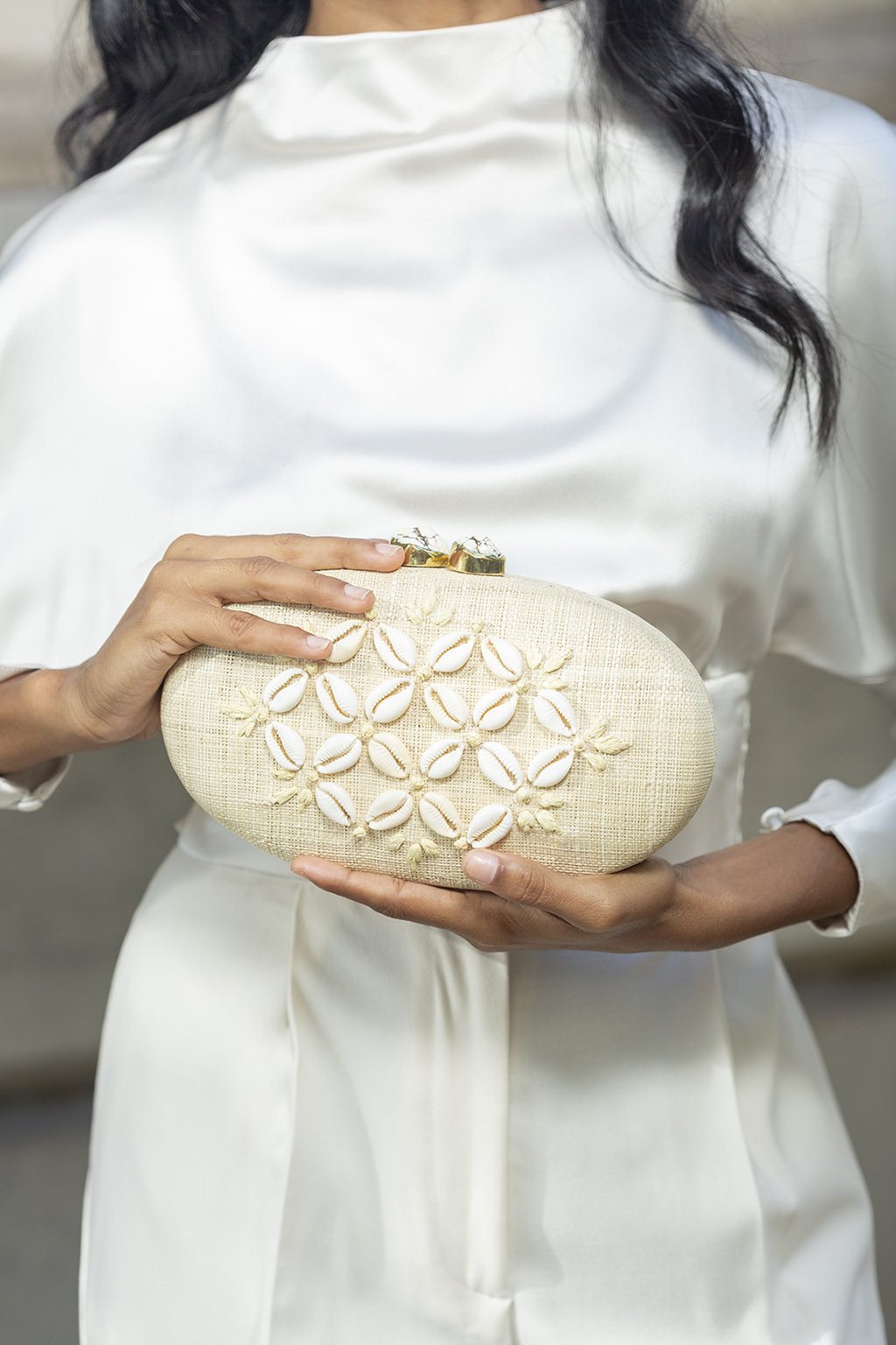 JOANNA Ellipse Clutch - Natural / Ivory