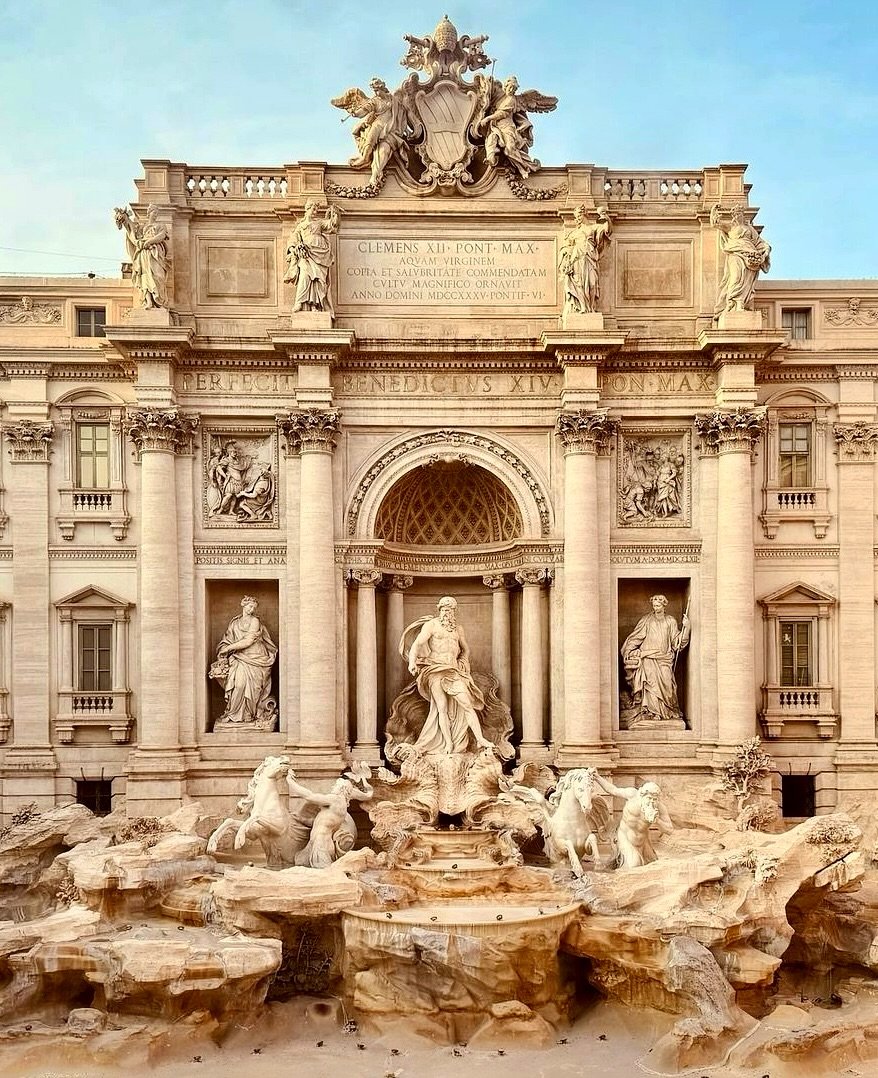 #canitellyou Rome if you want to. @chit_e.s after seeing @dawnzulueta wearing the #jamieenvelopeclutch wanted the cognac color for her trip to the eternal city. I loved seeing her photos of the Colosseum, the Travestere neighborhood and the Trevi fou