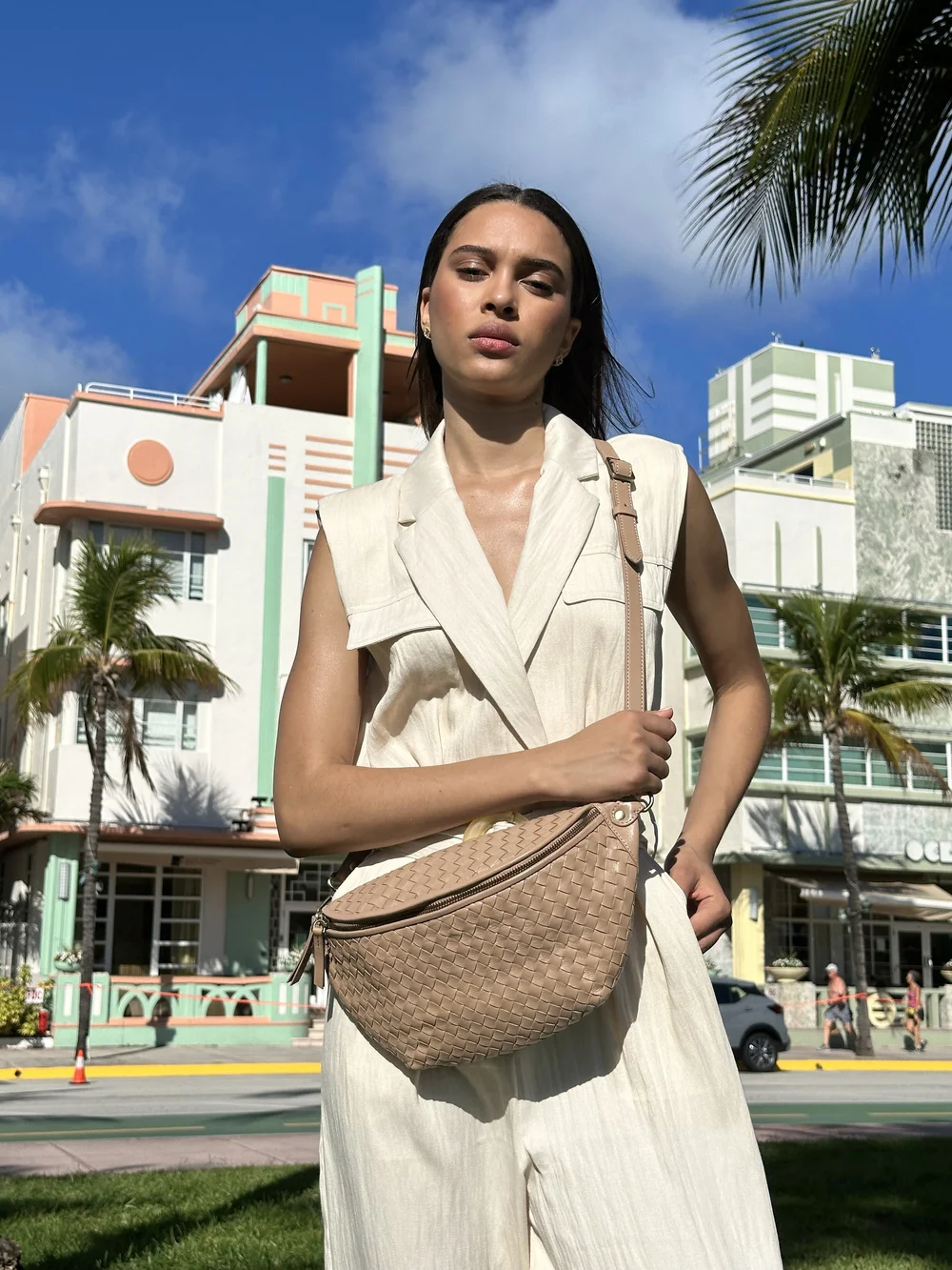 ALEX Sling Crossbody - Barley