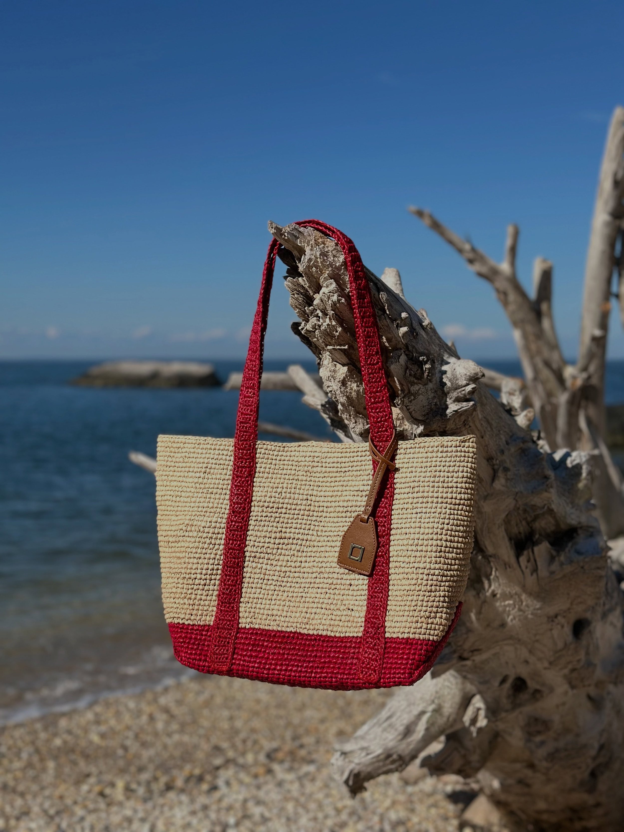 #canitellyou here&rsquo;s a bag you&rsquo;ll reach for all summer and after. 😎👍🏽

Here&rsquo;s a modern take on the classic preppy canvas boat tote - infused with a free-spirited, bohemian summer sensibility. 
Hand-crocheted in Madagascar from nat