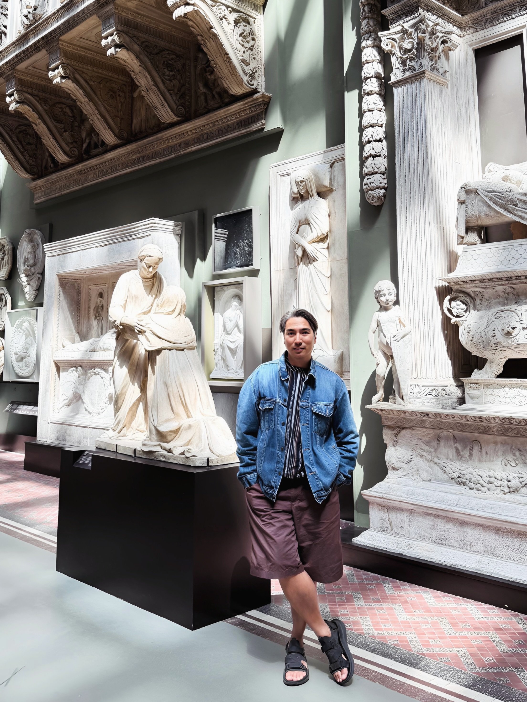 #CanITellYou&hellip; back in New York, but my mind is still in London. 🇬🇧

A few scenes from an endlessly inspiring July&mdash;art, architecture, beautiful hotels, great food, unexpected corners, and that unmistakable London energy. I went everywhe