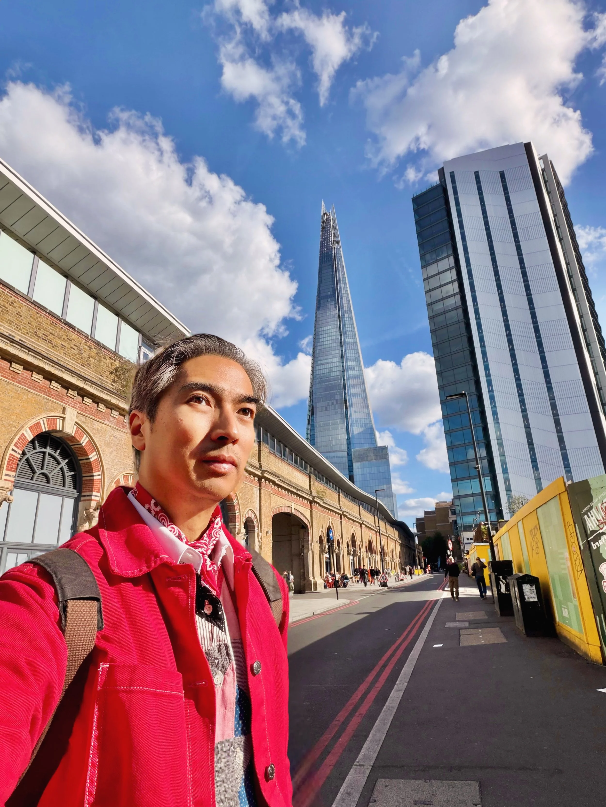 #canitellyou a few bits and bobs of things that caught my eye in London. I just can&rsquo;t get enough. / 😍💂🏻&zwj;♂️🇬🇧
.
.
.
#rafetravelstolondon #rafetotengco #what_i_saw_in_london #ilovelondon❤️🇬🇧 www.rafe.com