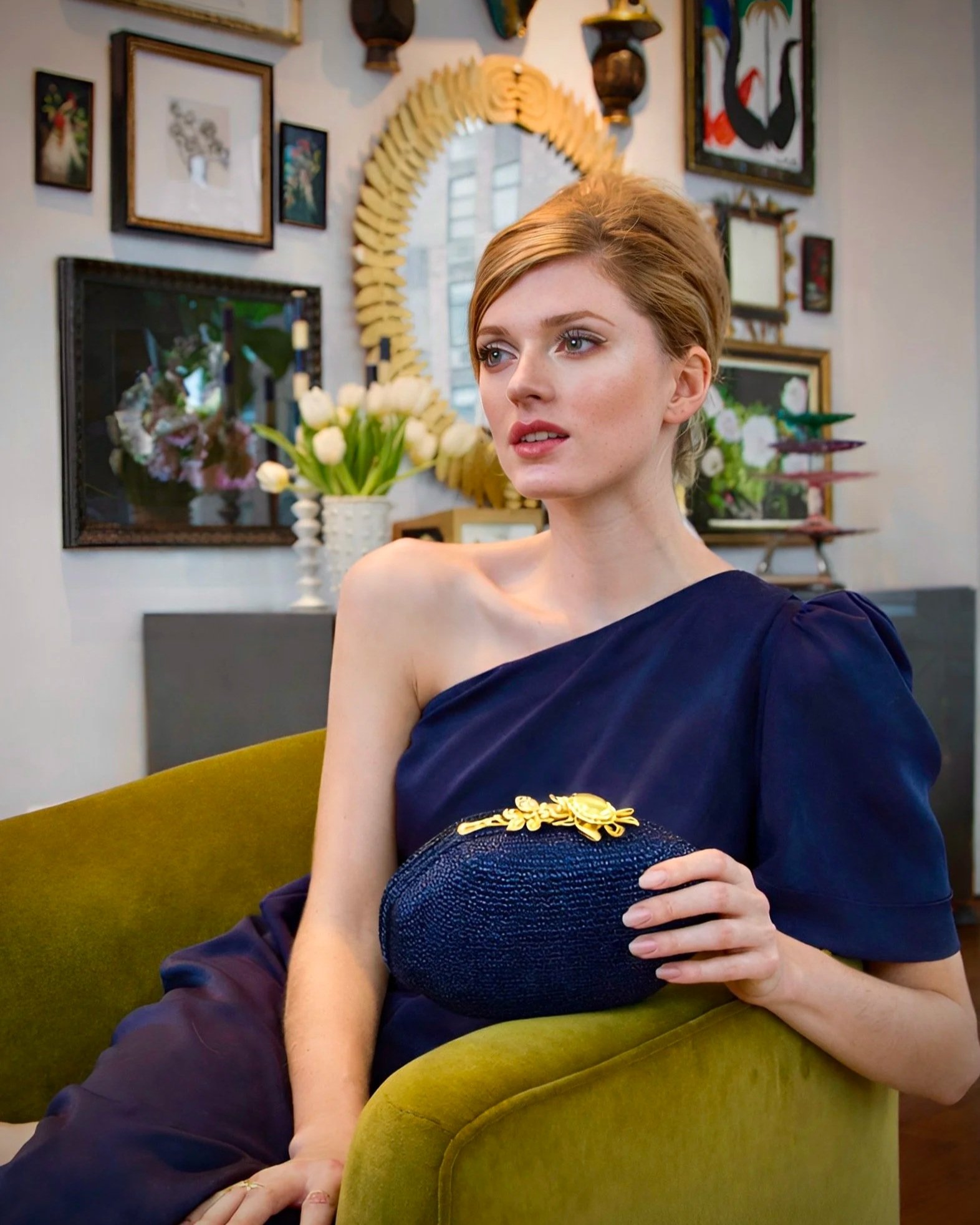 JOANNA Oval Clutch - Navy