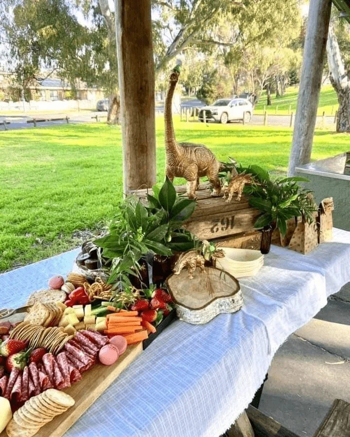 Een mama uit Brasschaat zei: 'Ons dino-Pasen was episch! De kids voelden zich echte explorers!' 

Bij Wild Wishes mixen we avontuur met warme familie-momenten, op maat voor jullie high-end leven. Zin in een uniek paasfeest? 

DM me voor idee&euml;n, 